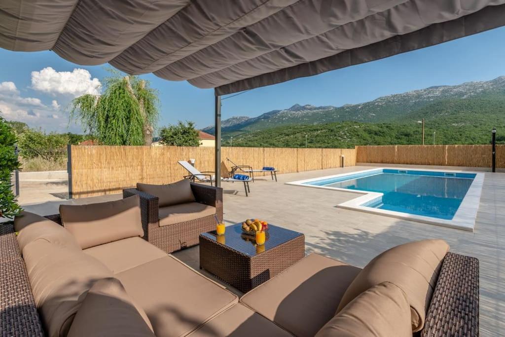 Holiday Home Villa Adriana Dalmatia view 5