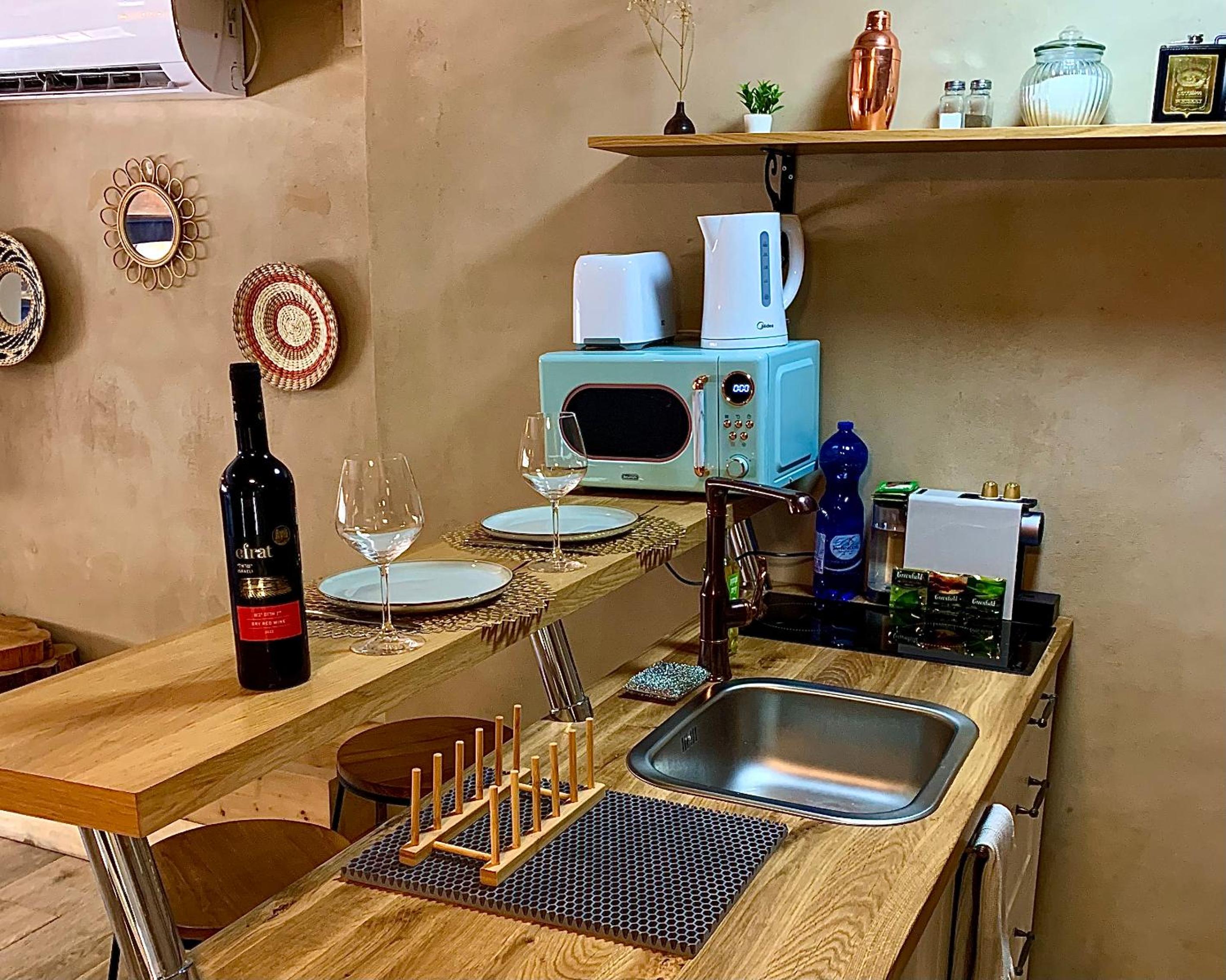 Boutique apartment in heart of Haifa view 3