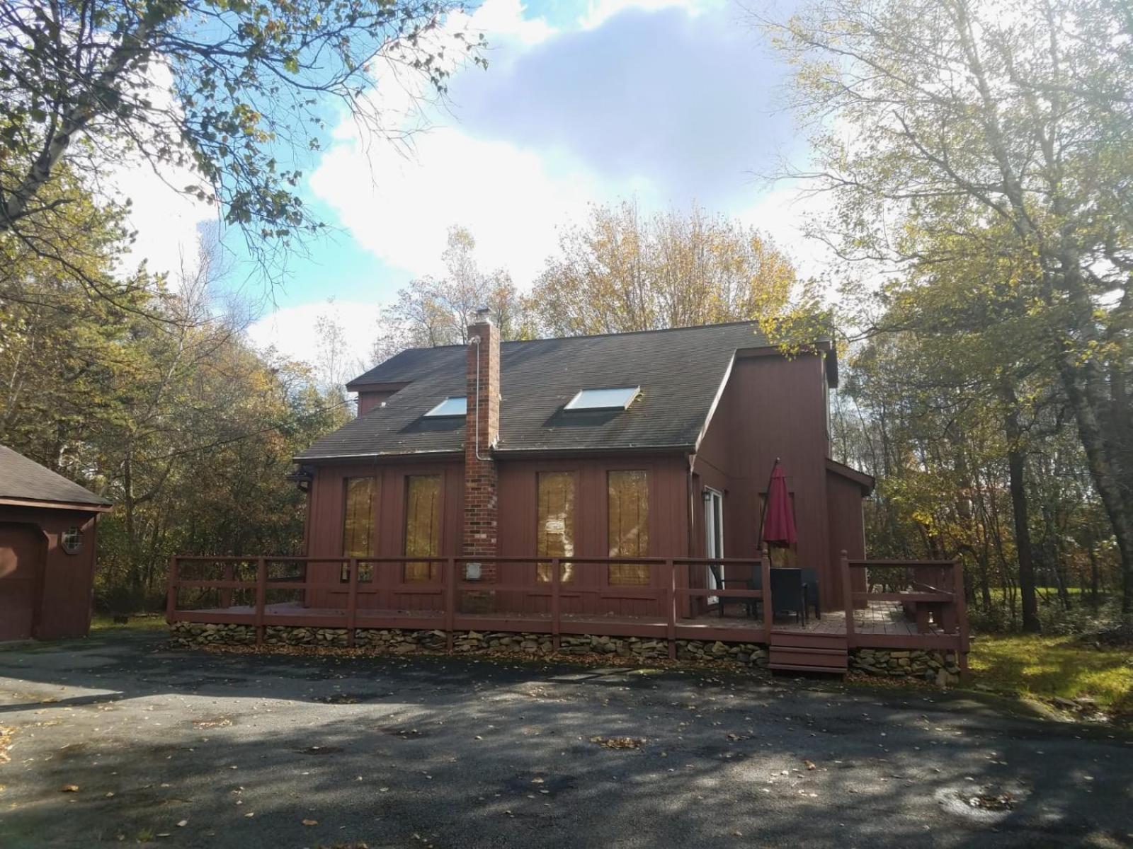 Hotel Ash Cottage in Poconos near Camelback & Kalahari - Image 1