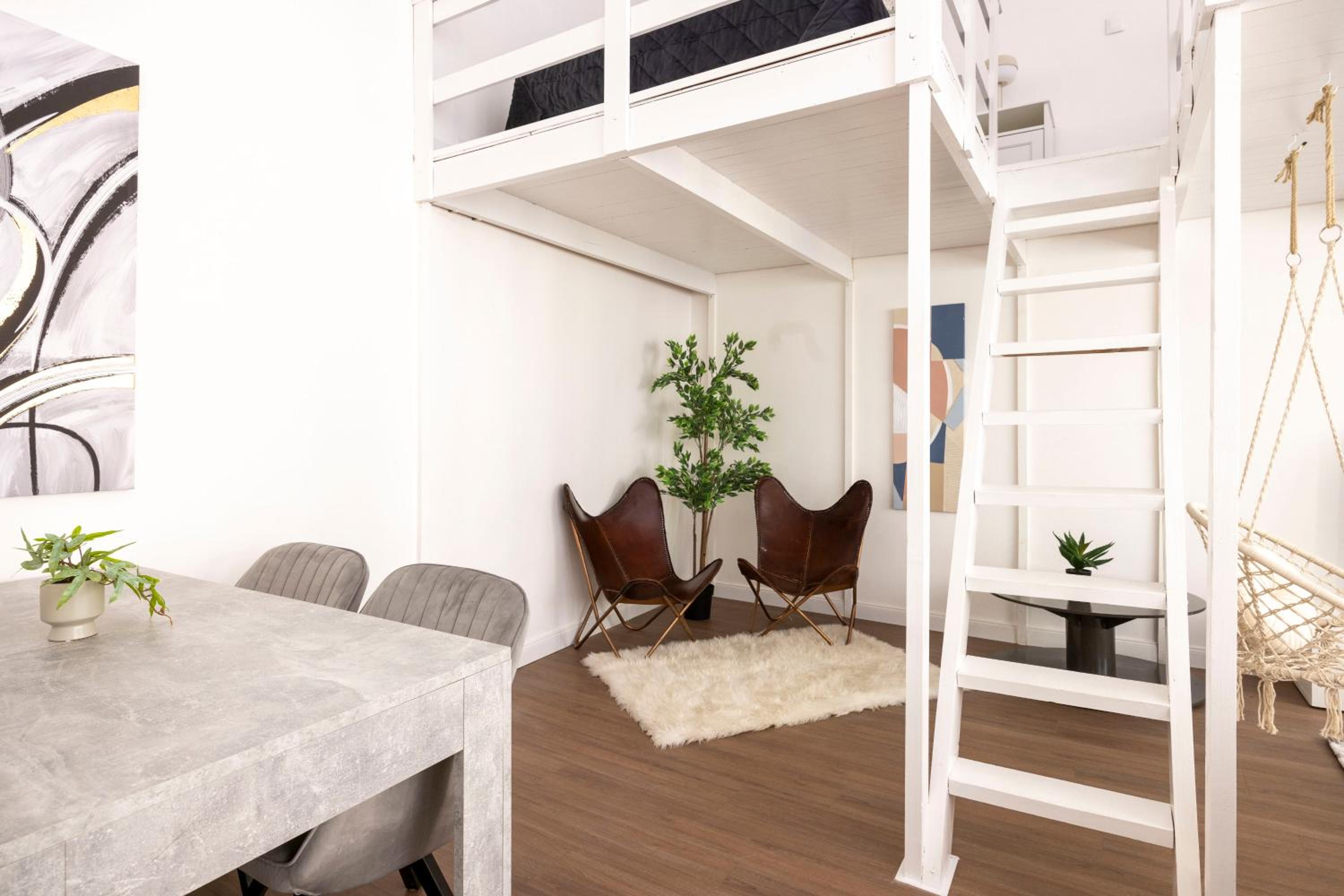 Central Cozy & Dream Home next to the Famous Synagogue view 2