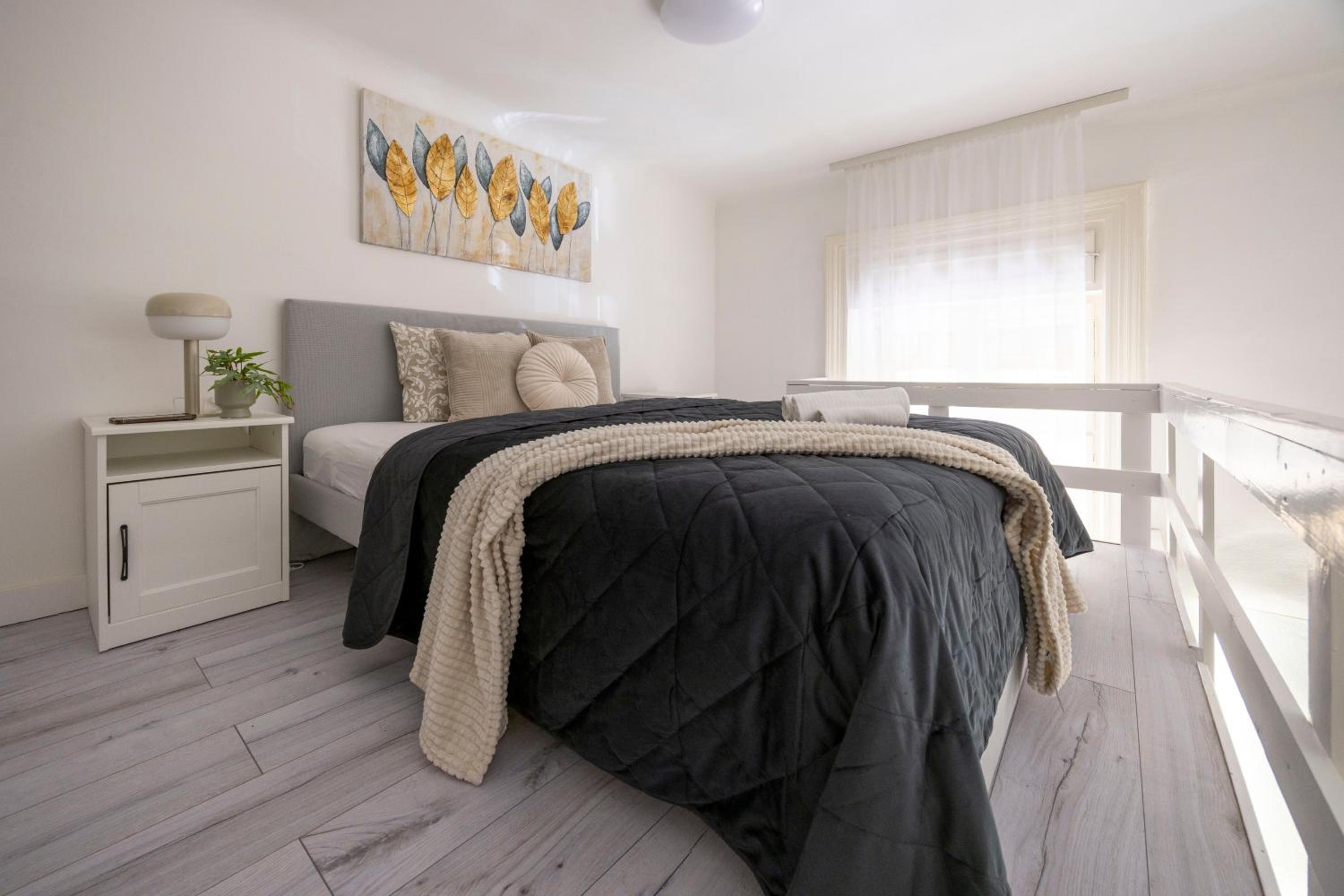 Central Cozy & Dream Home next to the Famous Synagogue view 3