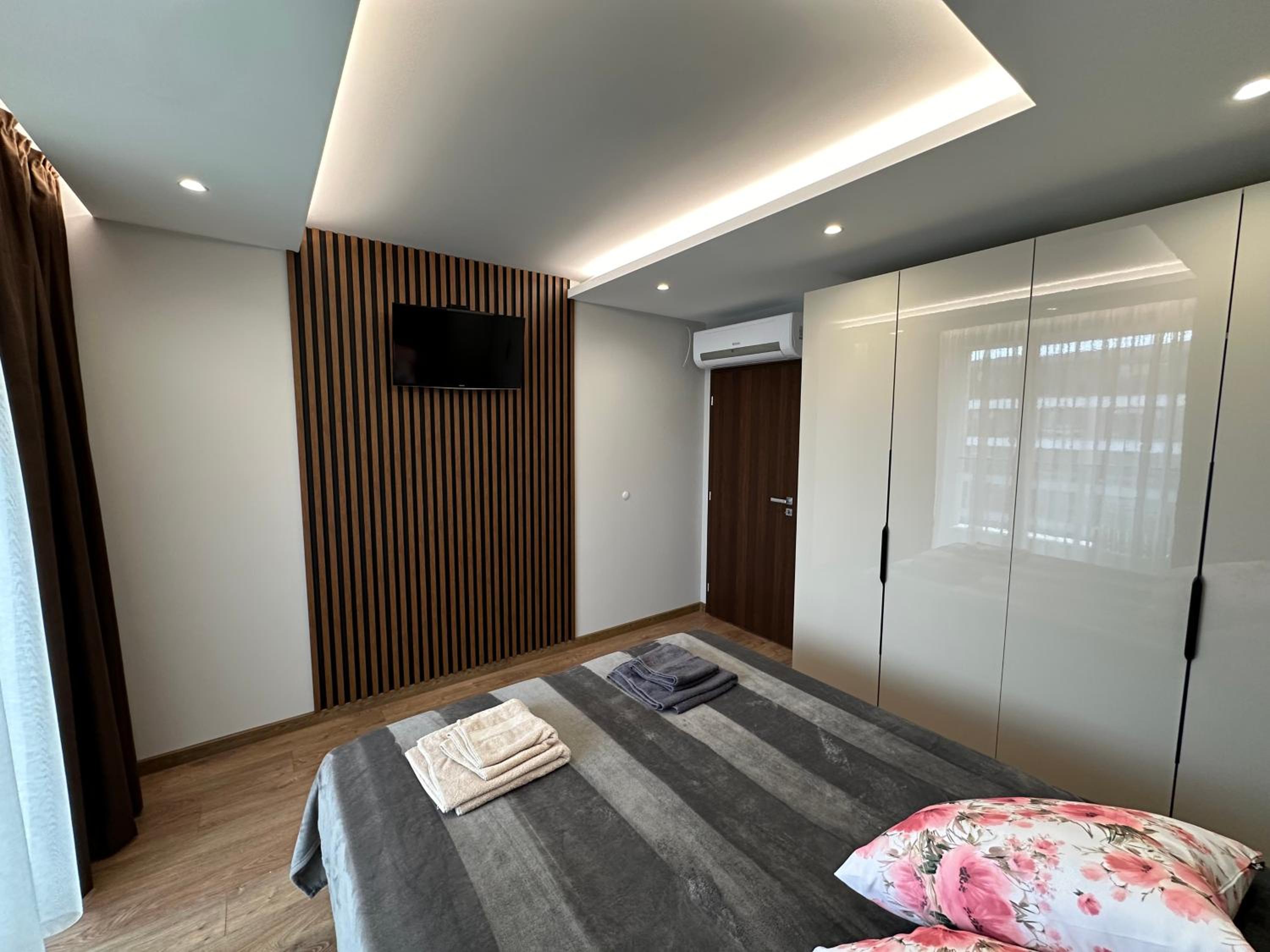 Apartment G17
