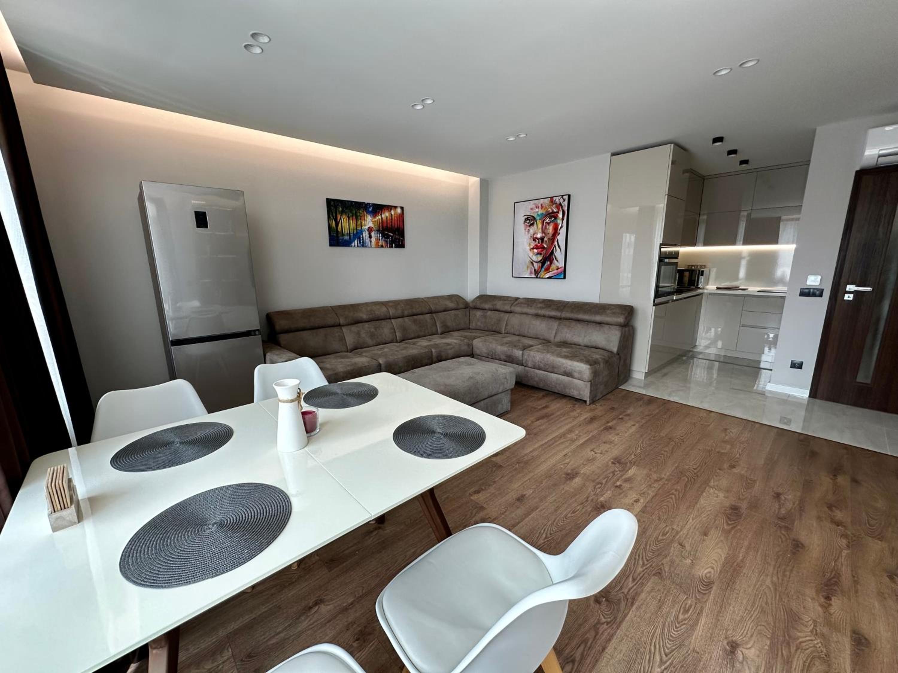 Apartment G17