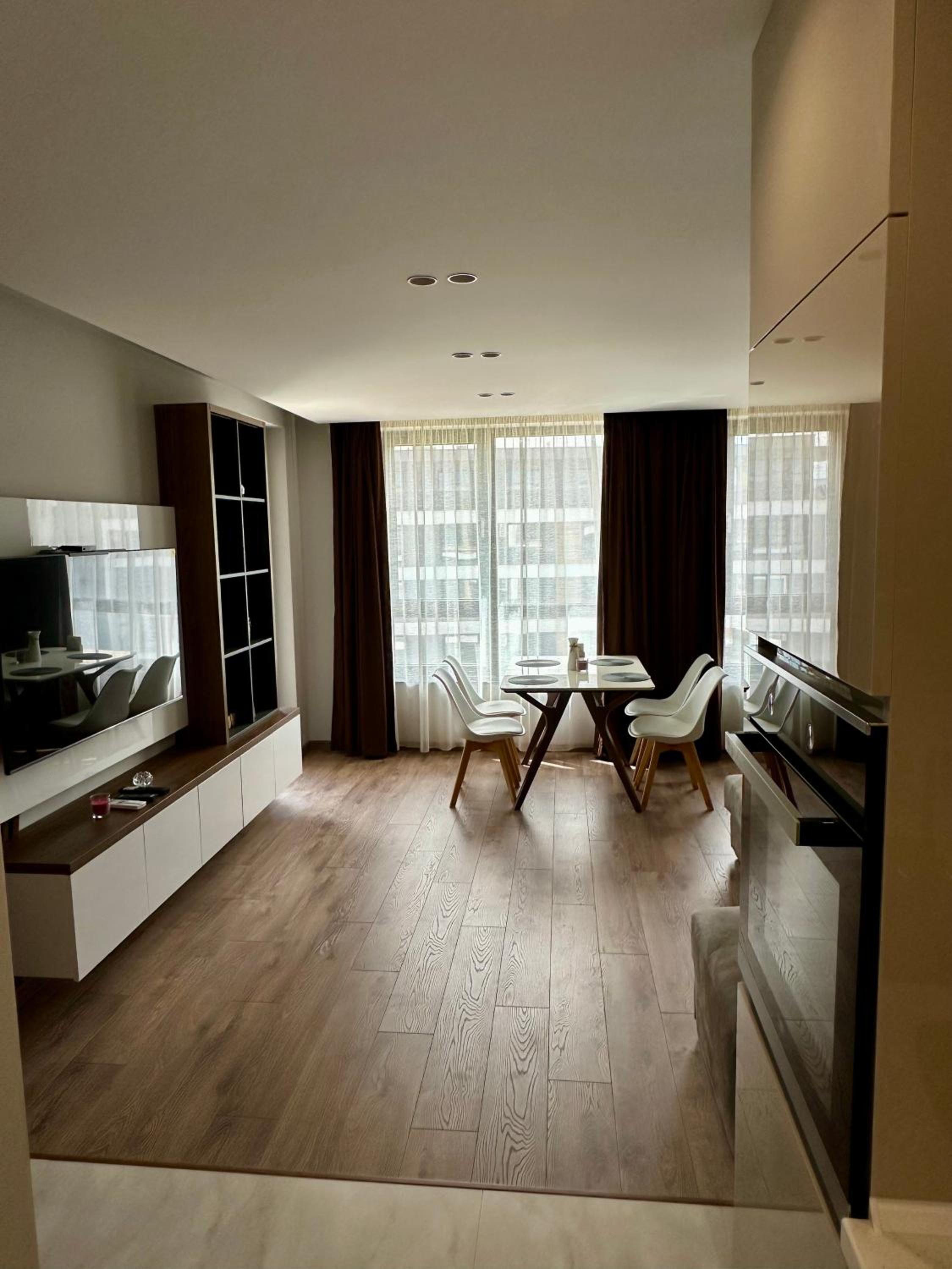 Apartment G17