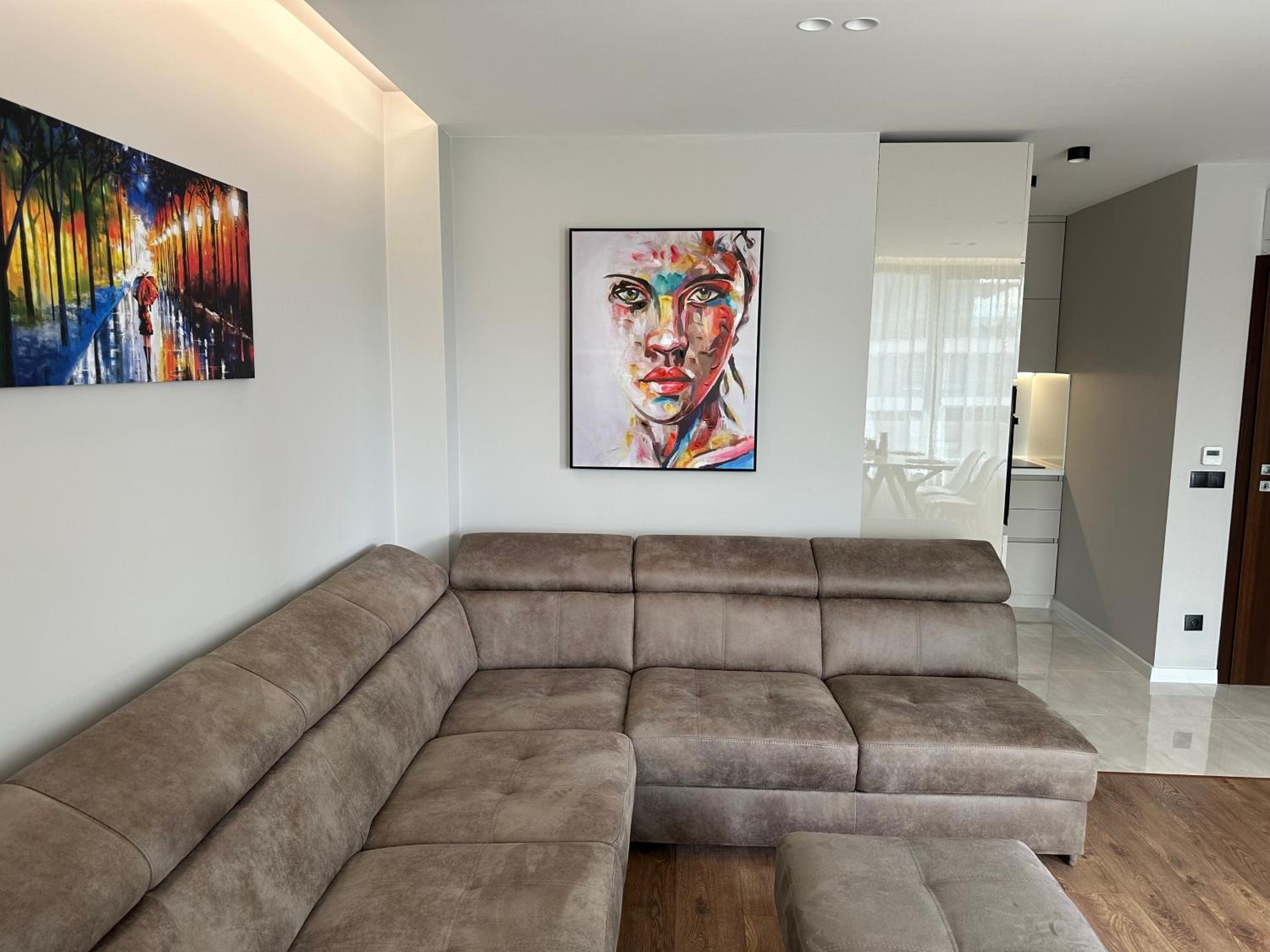 Apartment G17