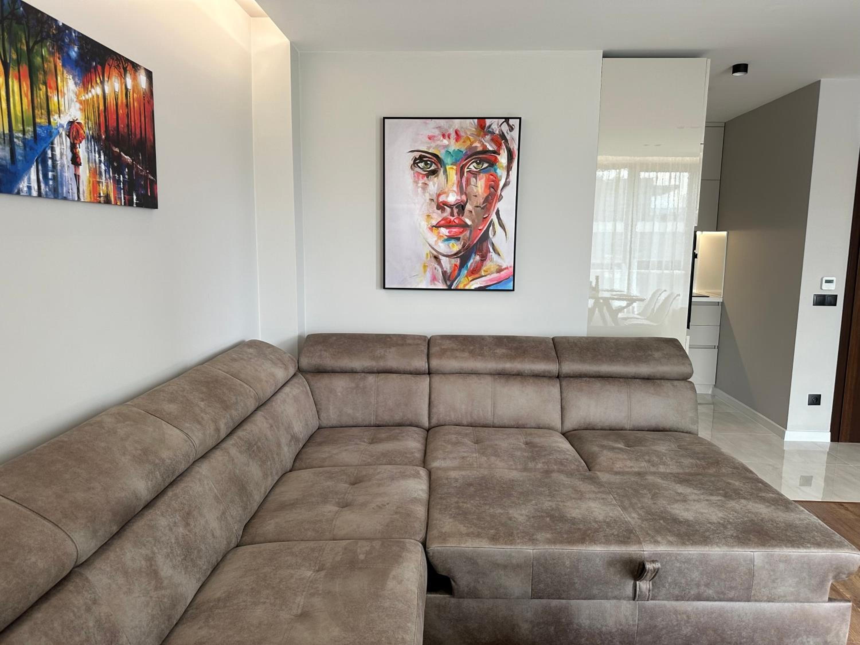 Apartment G17