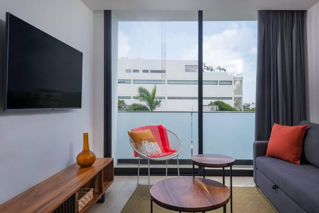 Downtown modern apartment Unique location