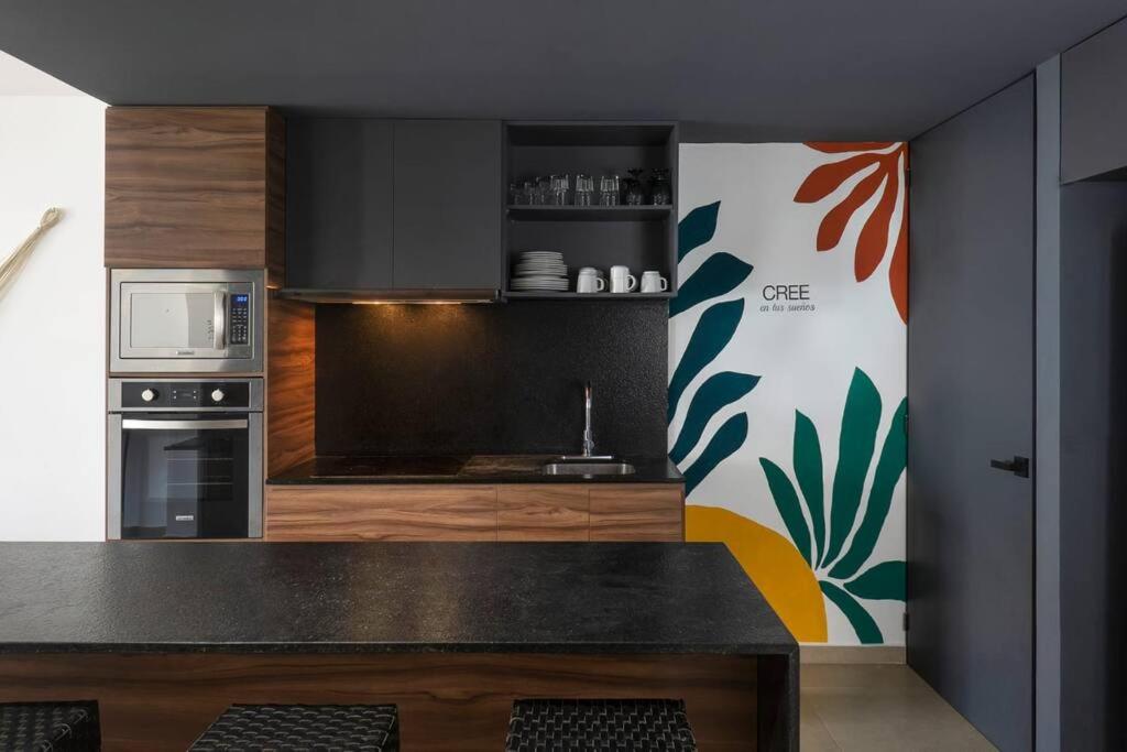 Downtown modern apartment Unique location