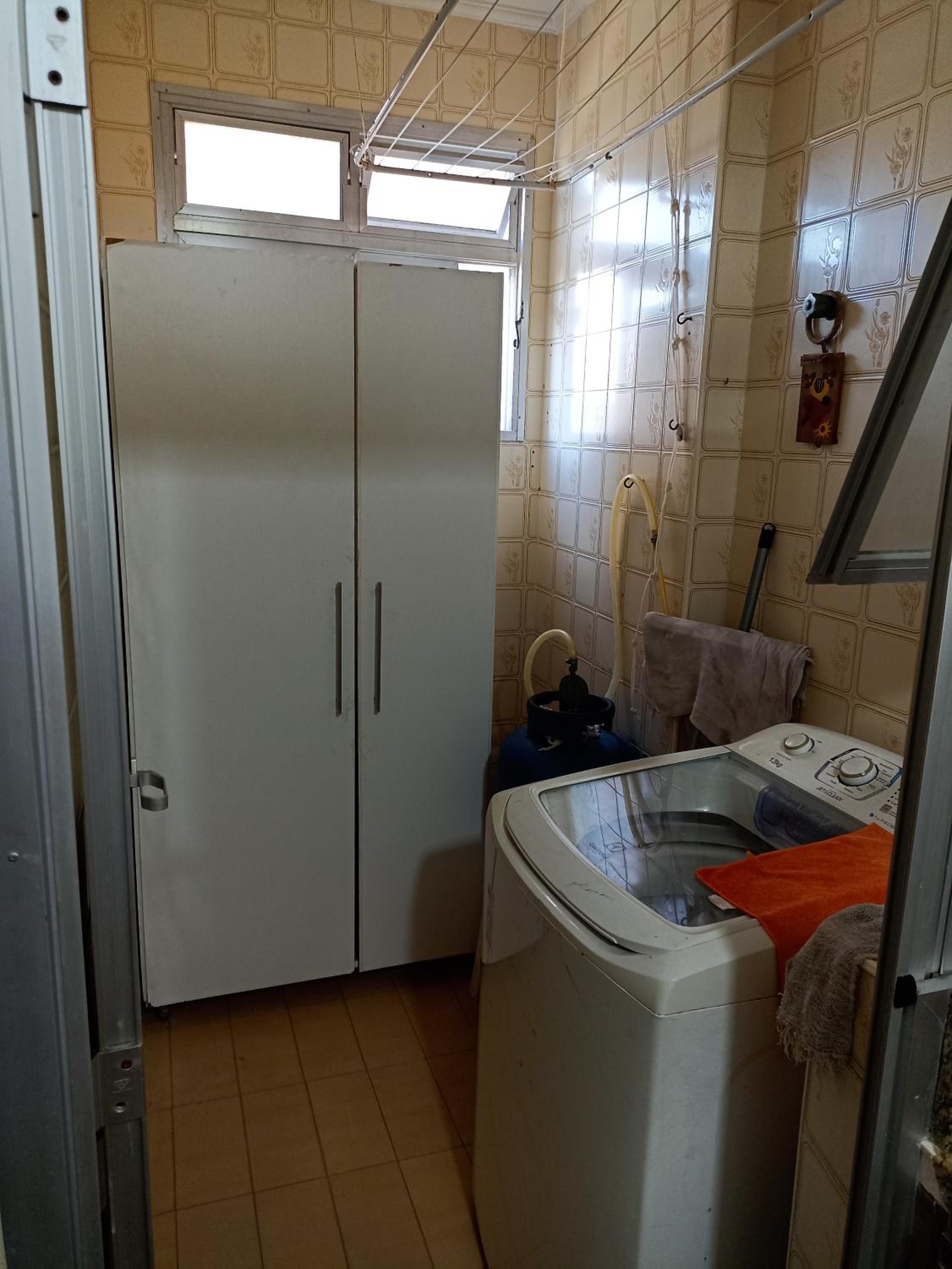 Apartamento ótima localização 50mts Guilhermina
