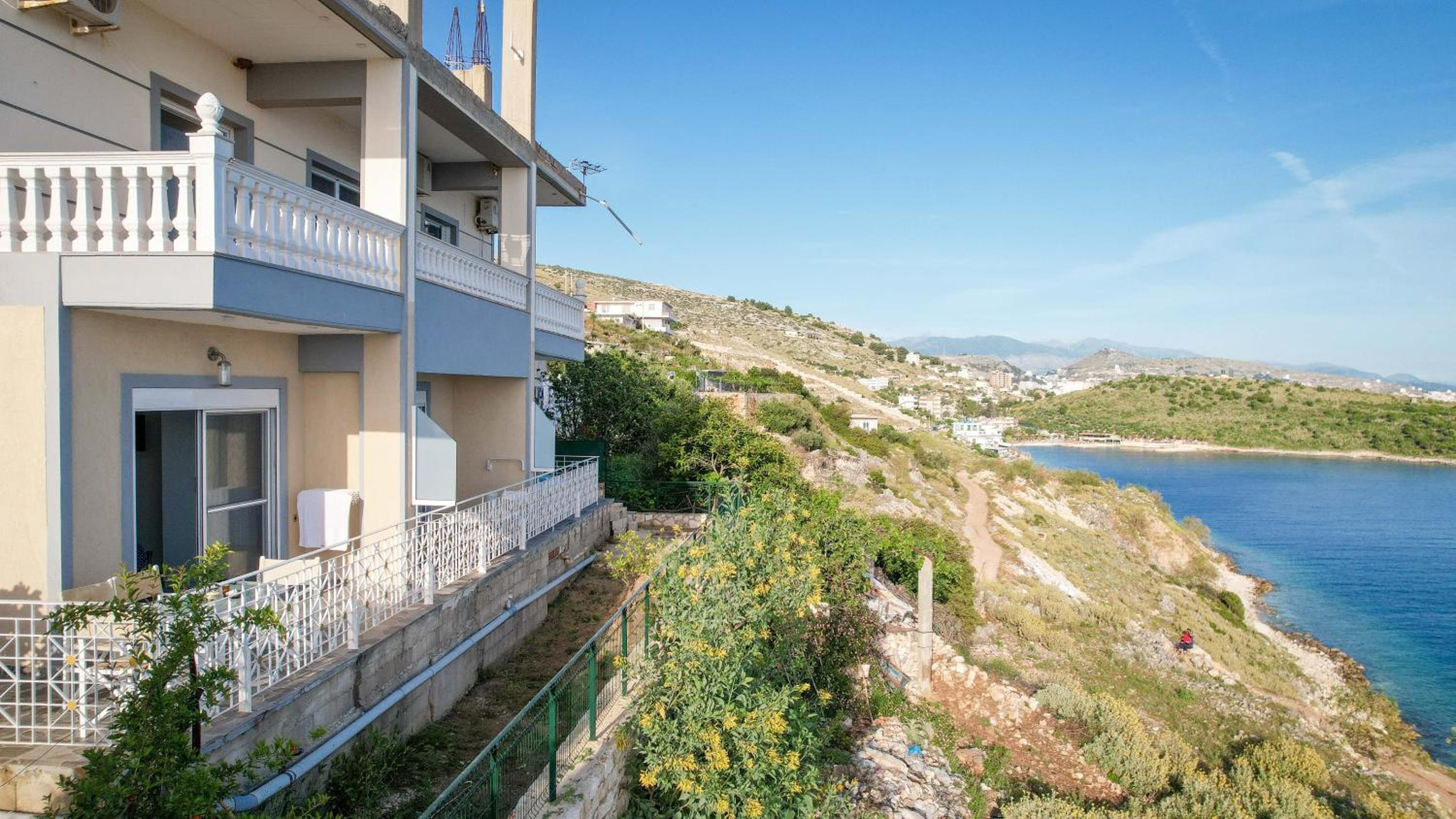Vila SHAKAJ