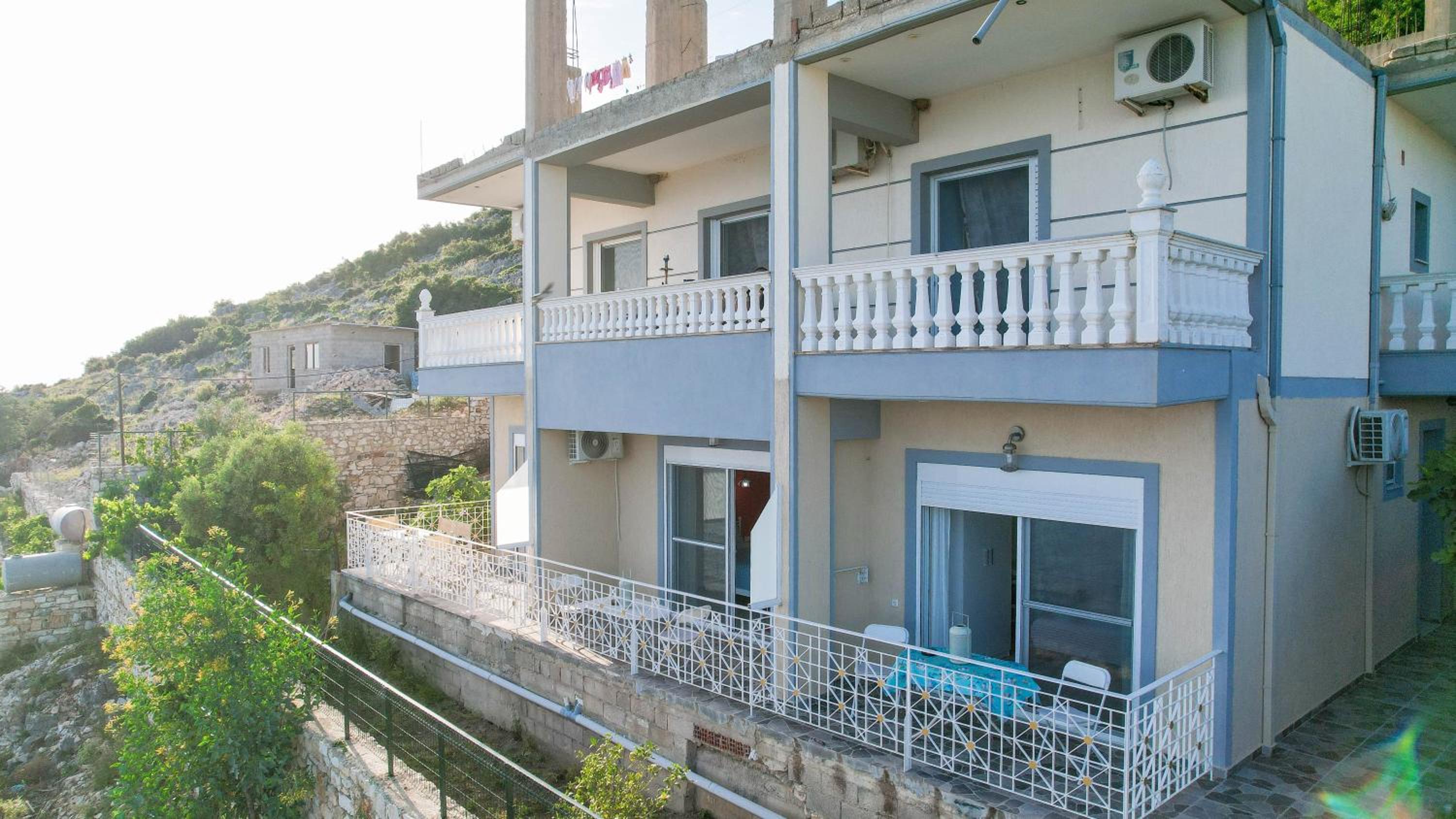 Vila SHAKAJ