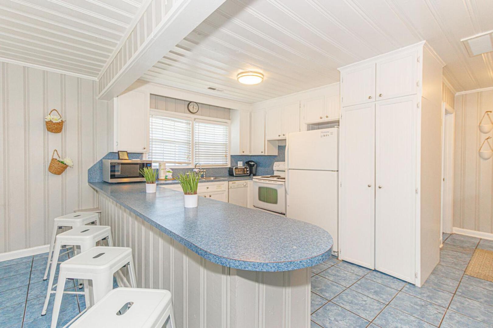 Beautifully Updated Beach House-Bella Sirena! Short walk to the beach! Sleeps 8! view 2