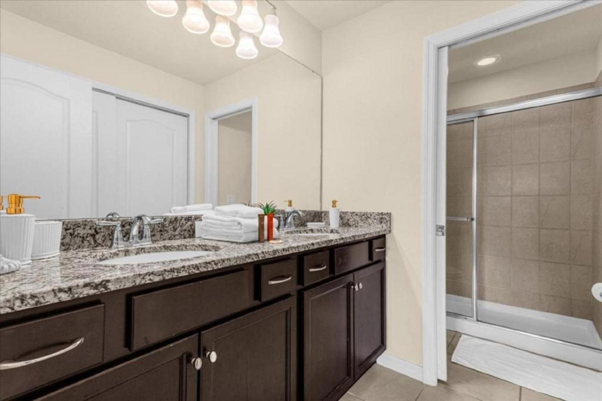 Exceptional 5BR4.5BA Townhome with Private Pool Themed Bedrooms WW8907 view 5