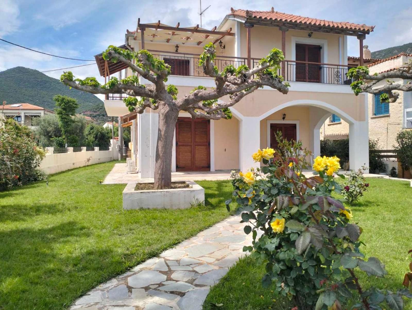 Tas Millstone Seaside House