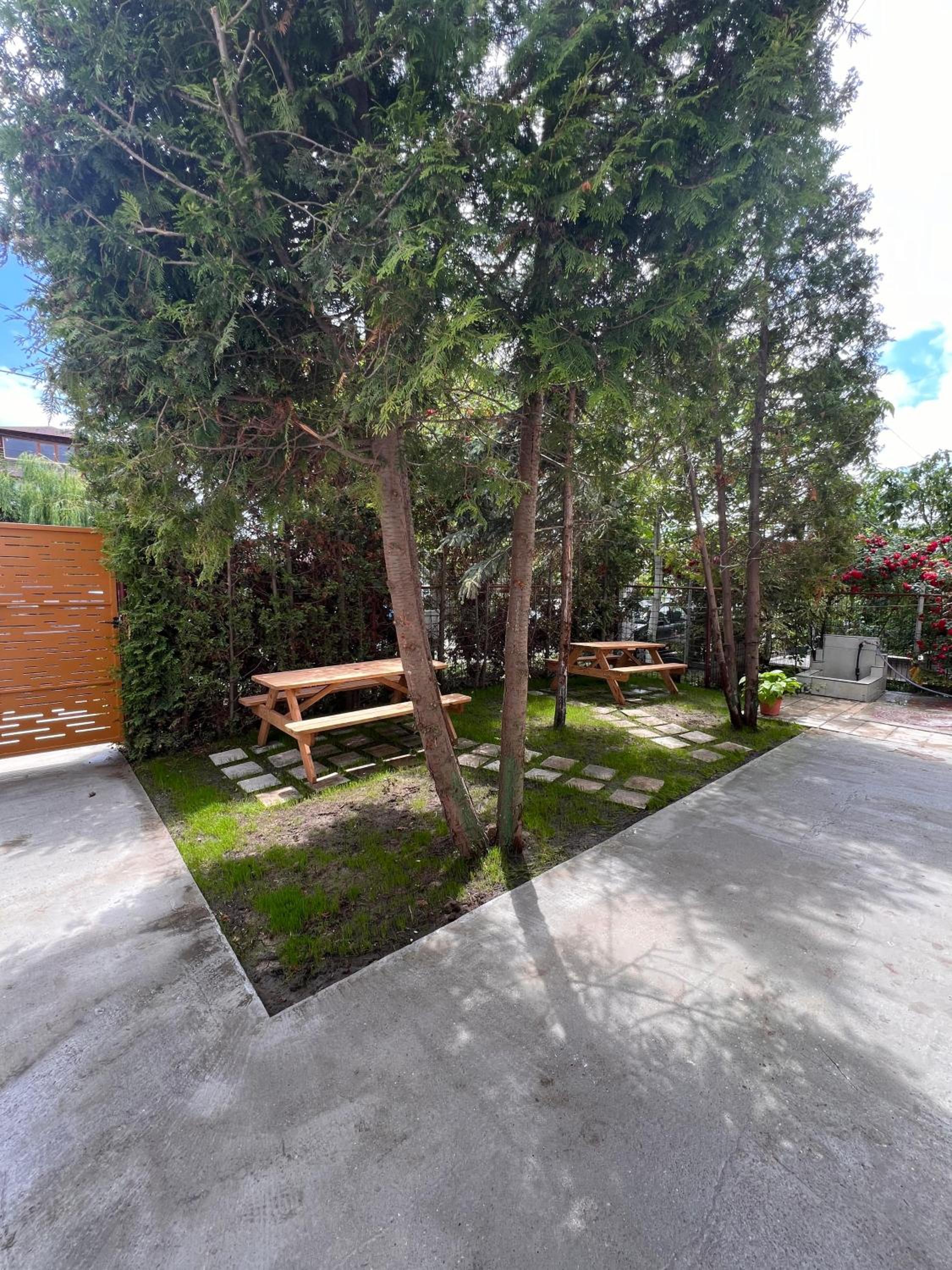 Serenity Apartments and Studios