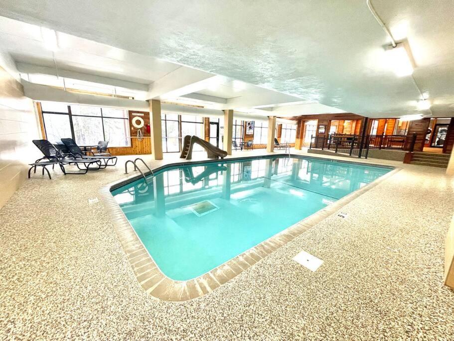 Gorgeous Executive Lutsen Townhome - Ski-in Ski-out, Pool, Hot Tub, Hiking, Biking, campfires and more! view 5