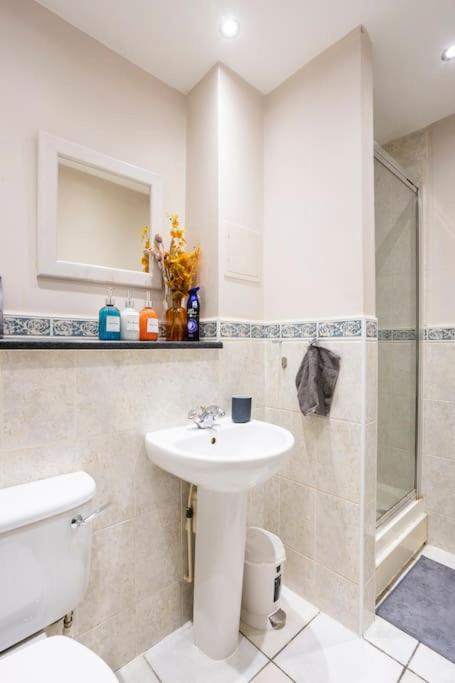 Stylish Room & Private Bathroom in Central London