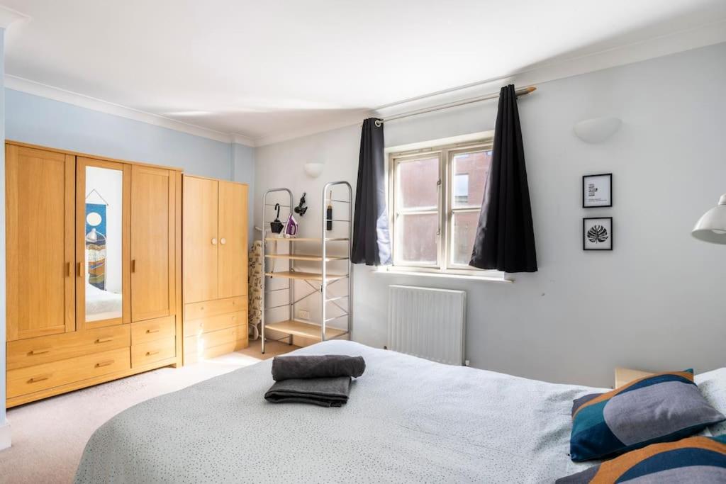 Stylish Room & Private Bathroom in Central London