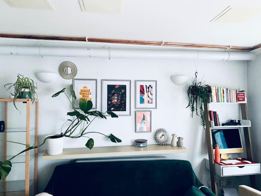 Stylish Room & Private Bathroom in Central London