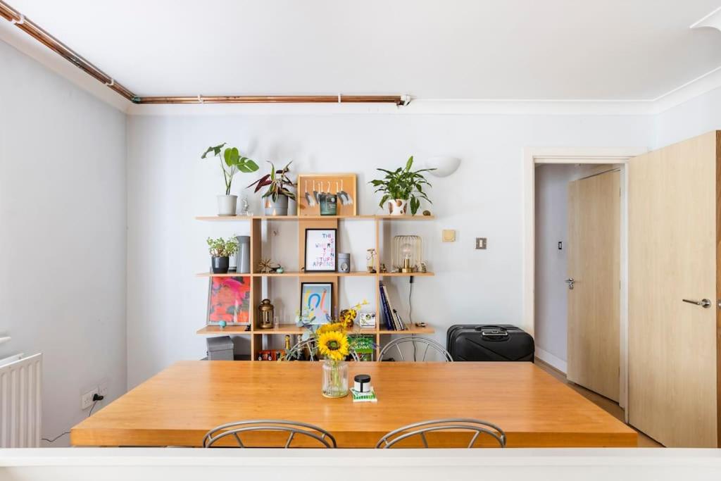 Stylish Room & Private Bathroom in Central London