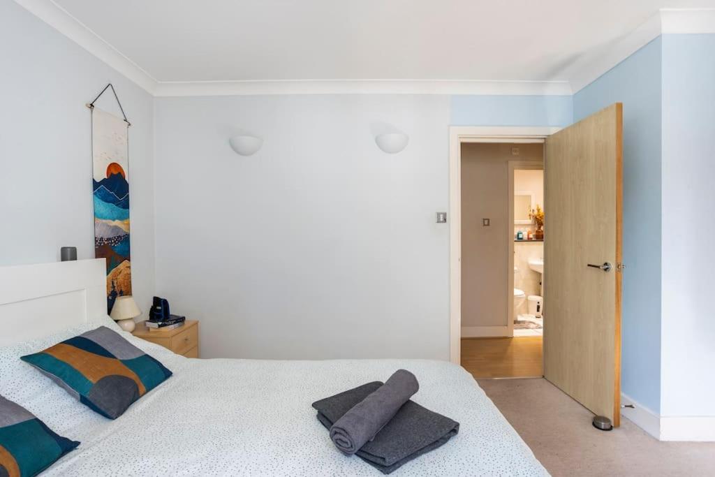 Stylish Room & Private Bathroom in Central London