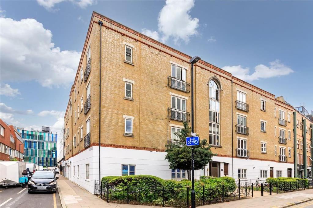 Stylish Room & Private Bathroom in Central London
