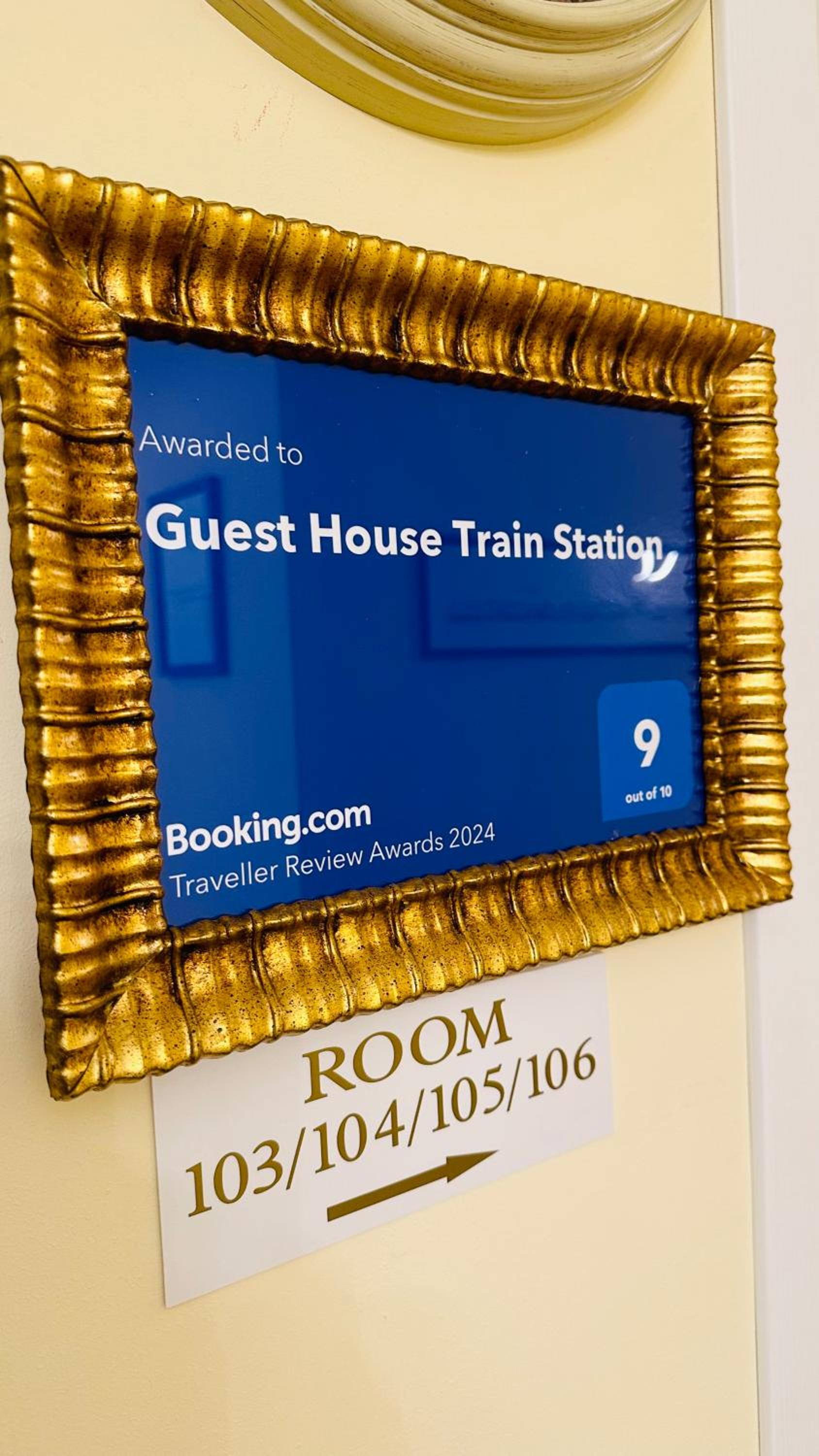 Guest House Train Station Venice - Atika & Atif