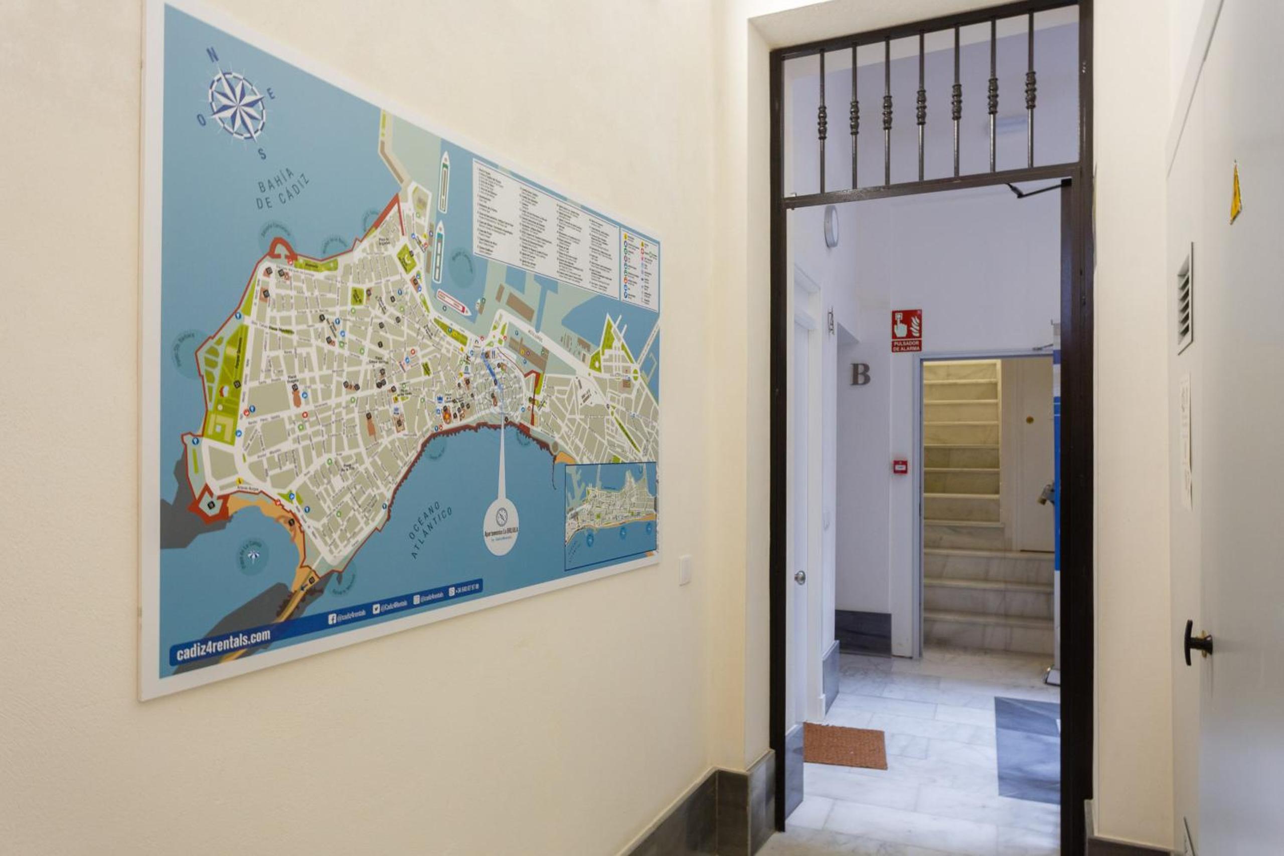 BRUJULA ground floor indoor apartment by Cadiz4Rentals