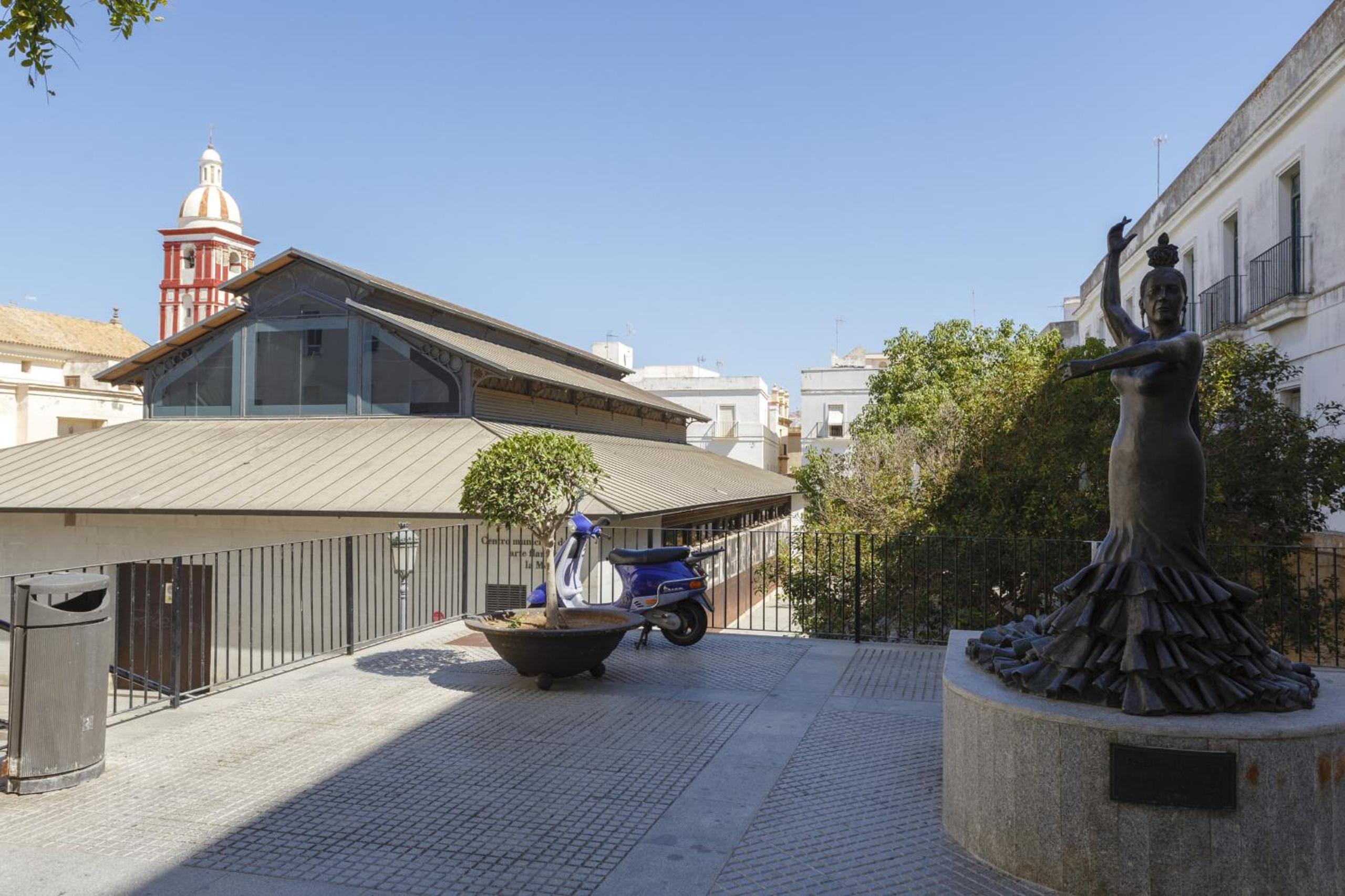 BRUJULA ground floor indoor apartment by Cadiz4Rentals