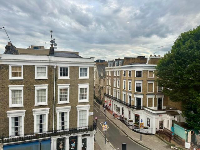 Hyde Park 3 bedroom flat