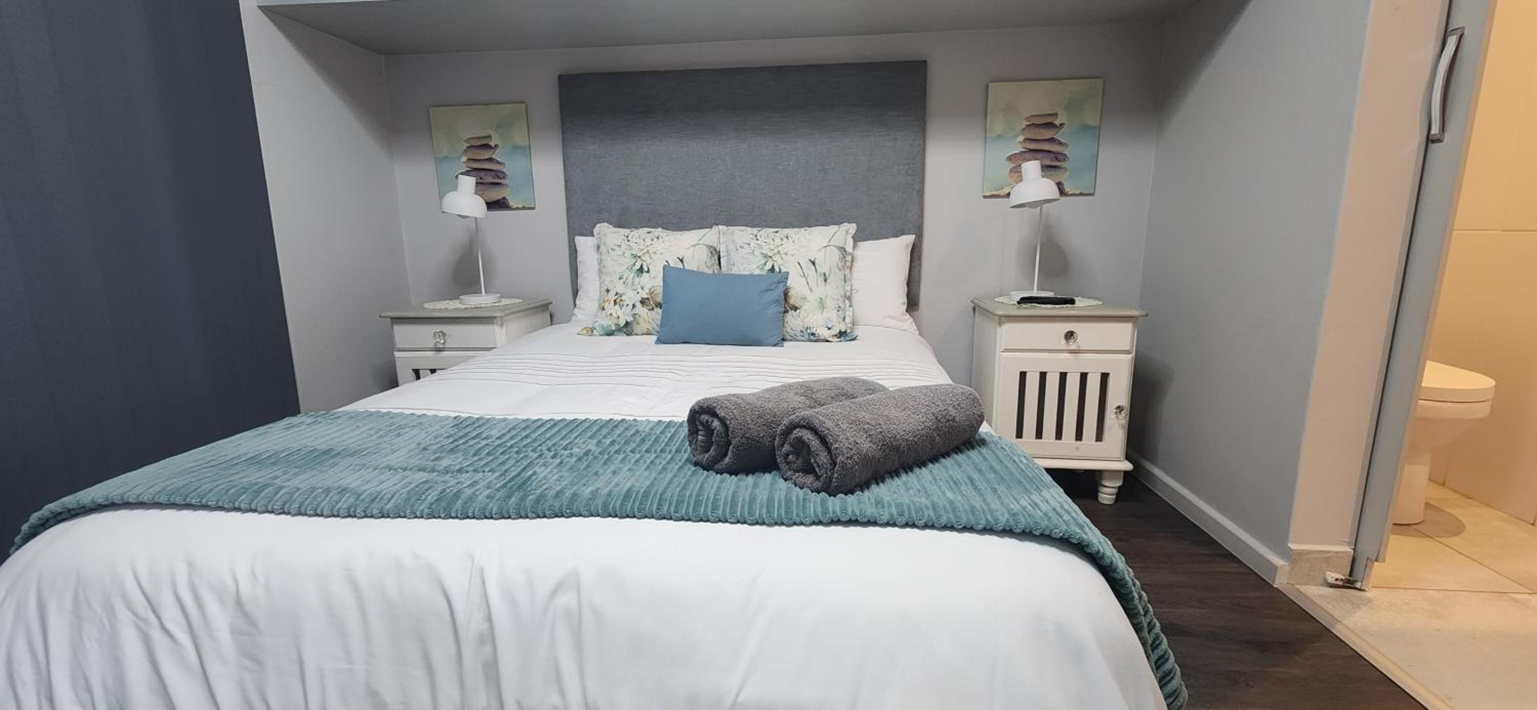 85th on Wigget unit 10, Apartment with private splash pool view 5