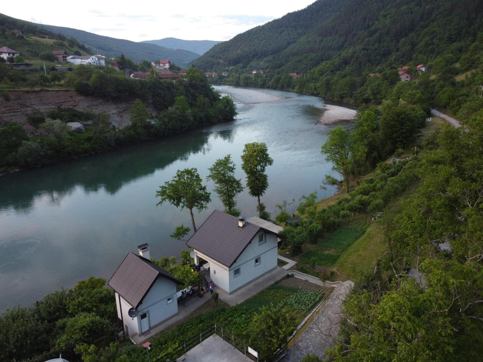 Vikendica pored Drine Foča