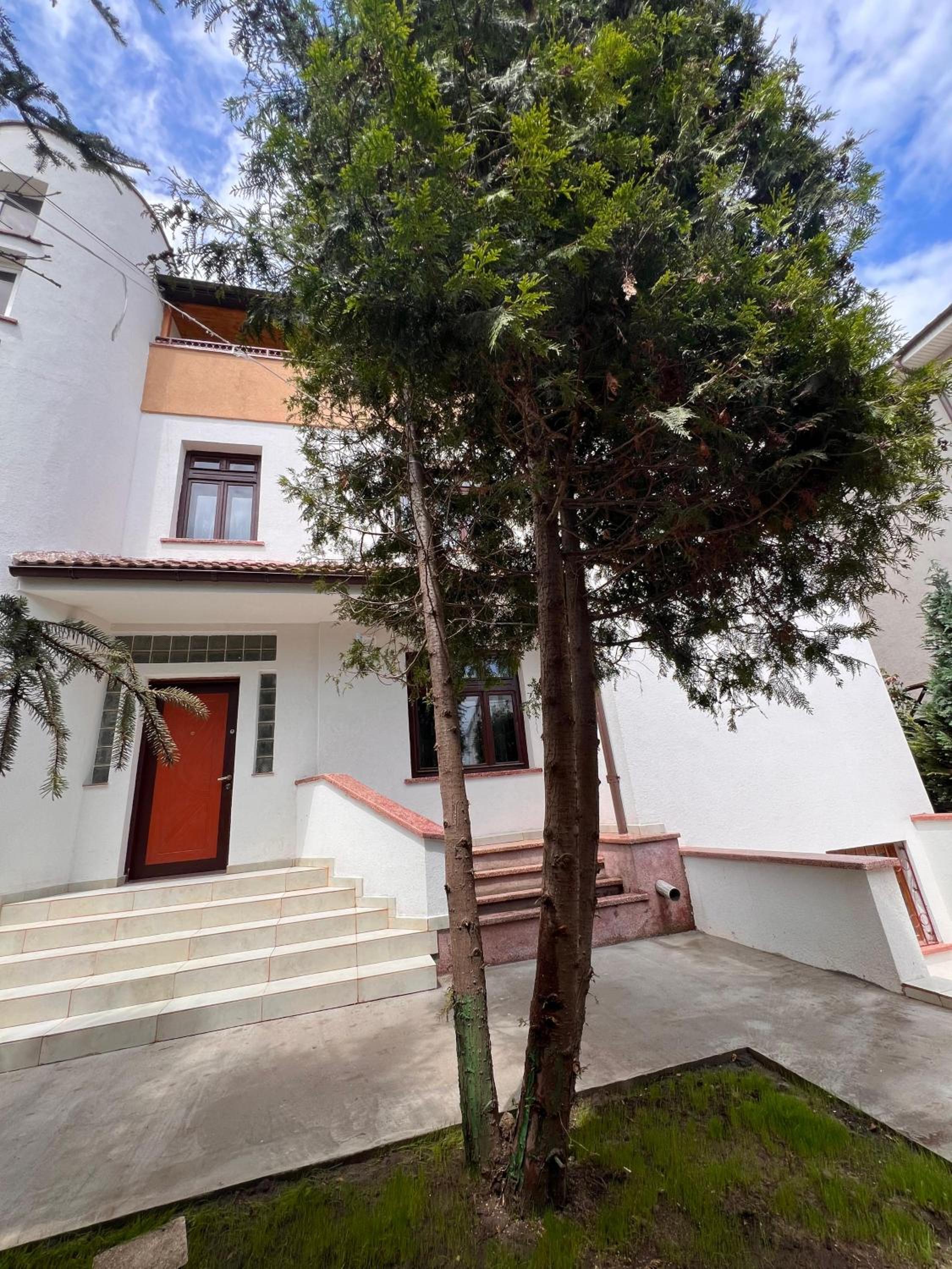 Serenity Apartments and Studios