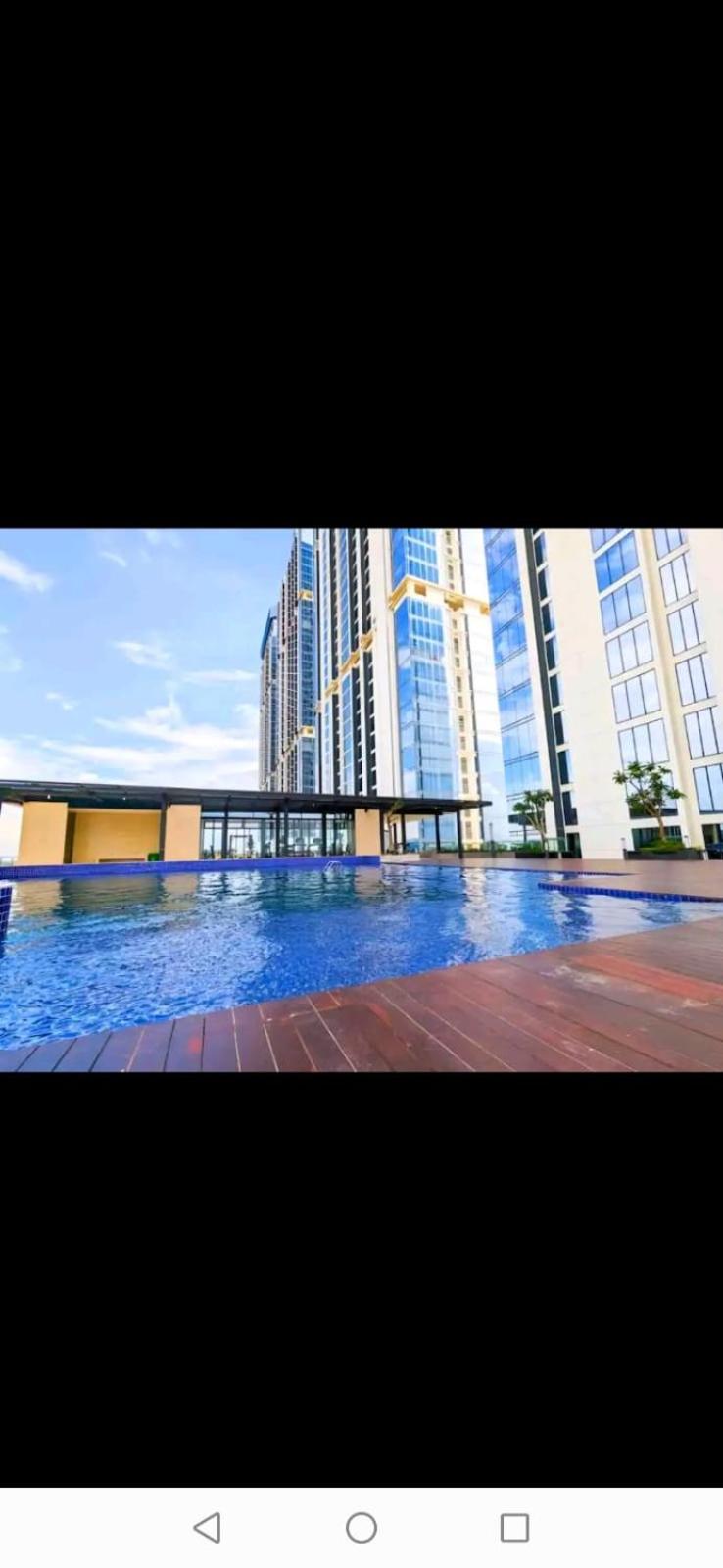 Pollux Habibi Residence no wifi to be honest at this price view 5