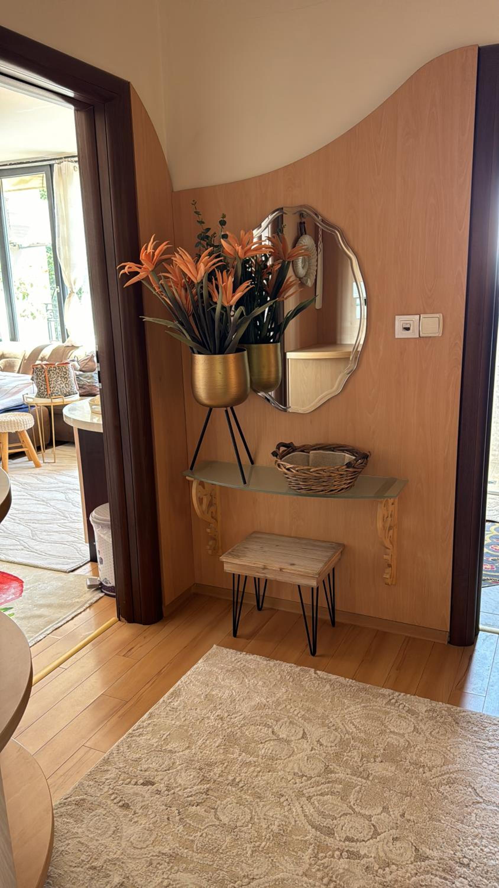 Kazanlak DOWNTOWN Central Apartment Guesthouse with Full Kitchen, Panoramic Views, Self Check-in & Free Parking, Best Value!