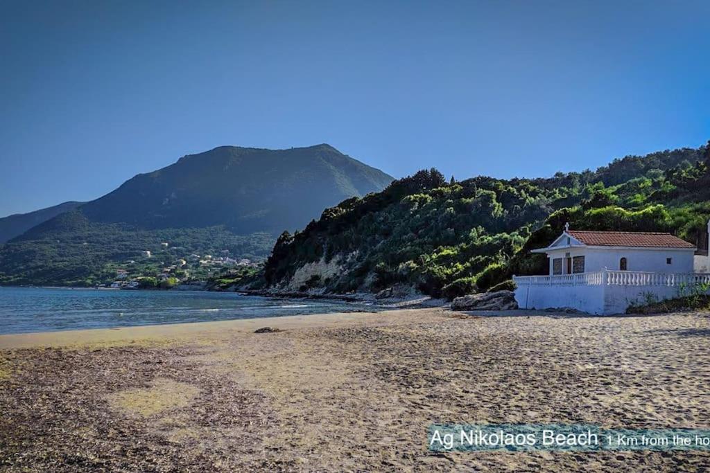 Black Olive Cottage Paramonas