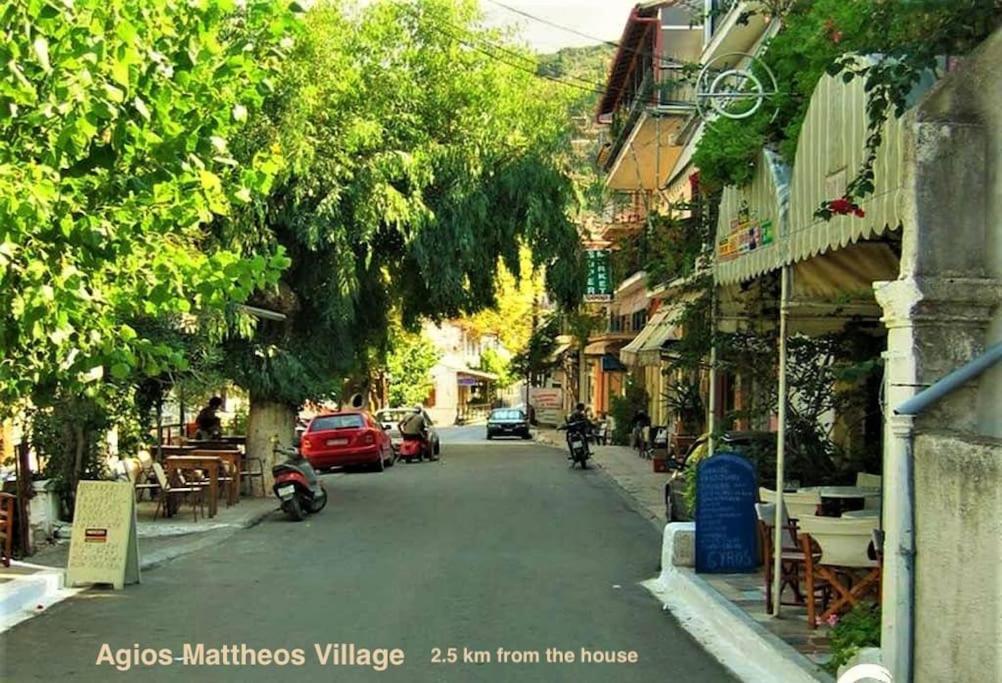 Black Olive Cottage Paramonas