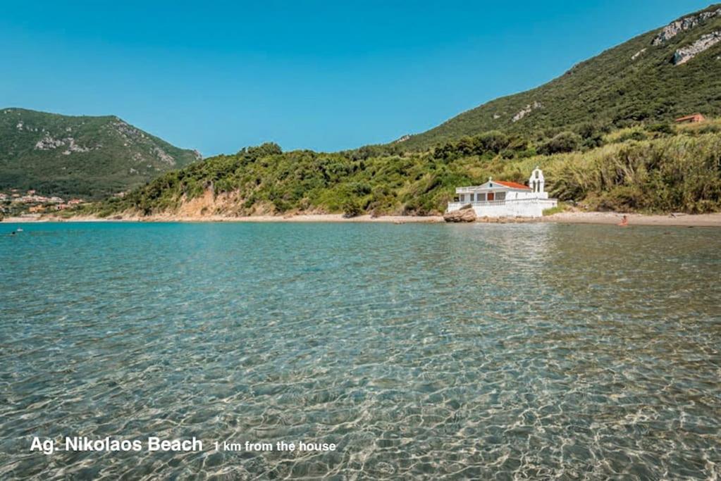 Black Olive Cottage Paramonas
