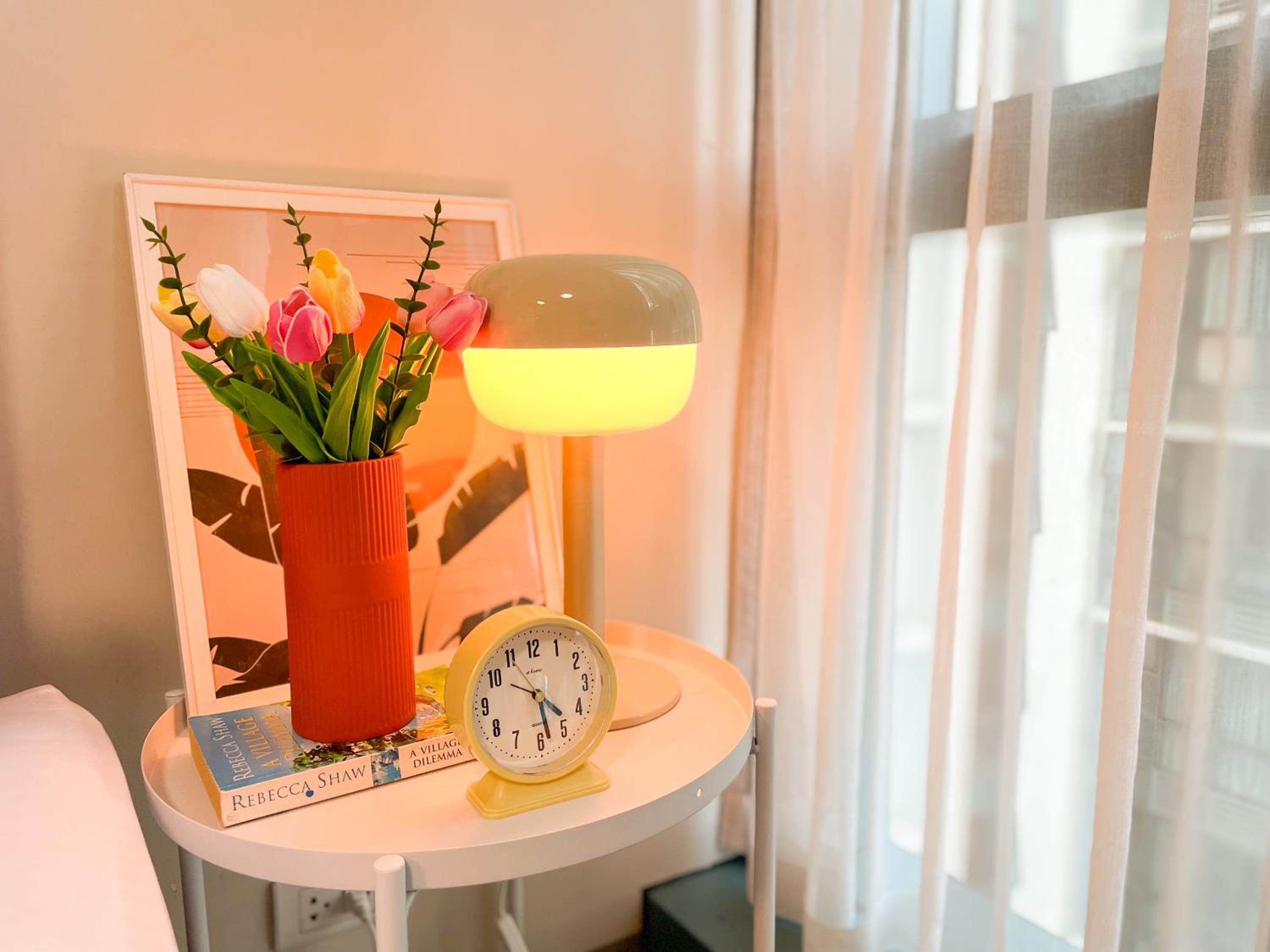 Luxury BGC Condo, Steps to Uptown Mall #oursw31i