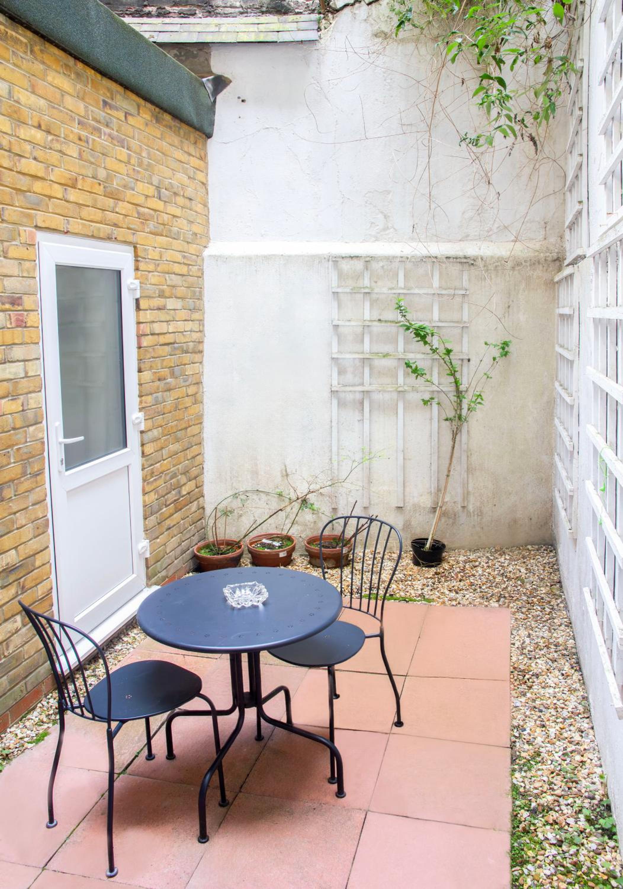 outdoor bbq area
