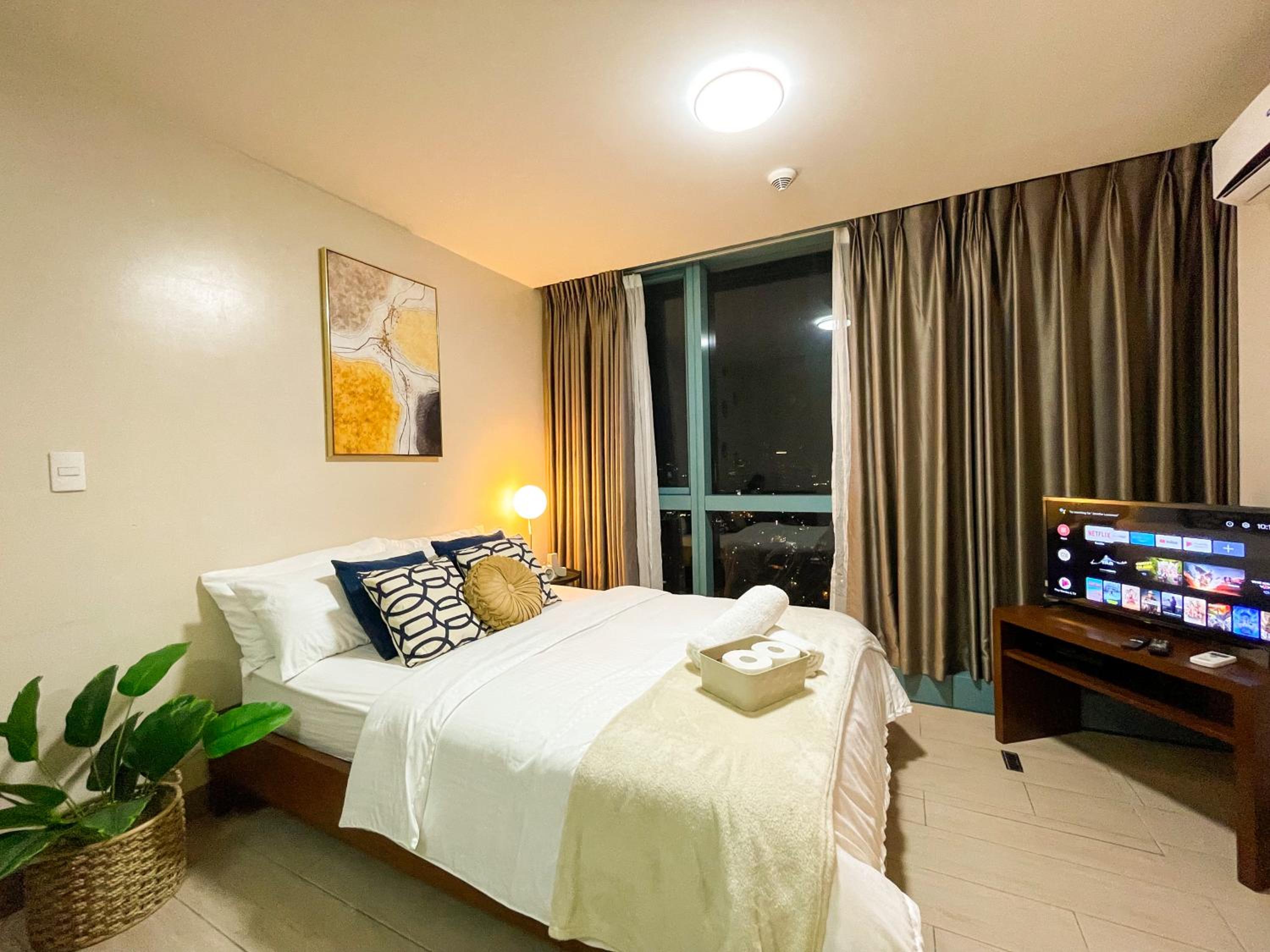 Bgc Condo At Uptown Mall, Grand Hyatt #oursw34b2 view 5