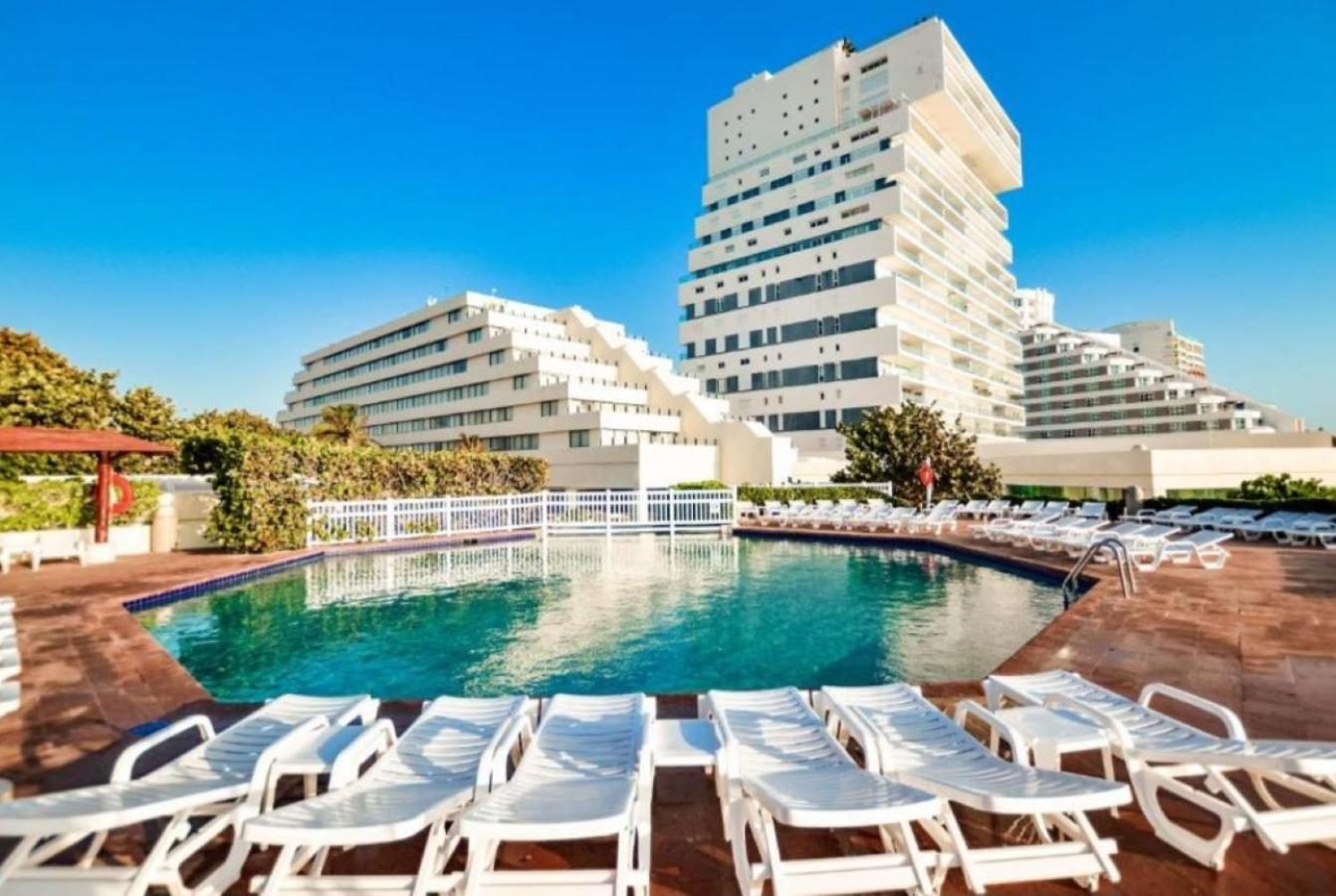 Zona Hotelera, acceso a la playa