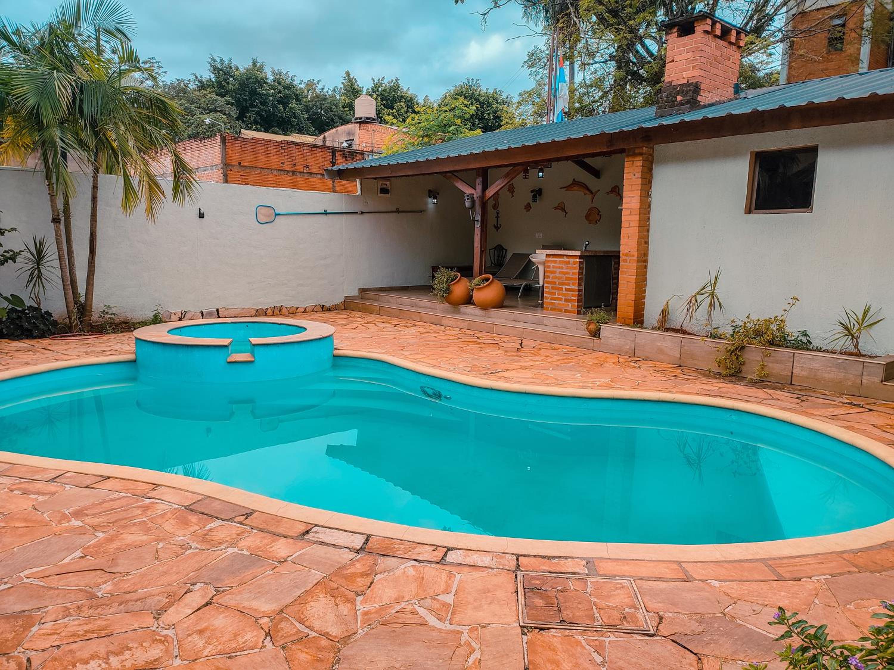 Encantadora casa con piscina