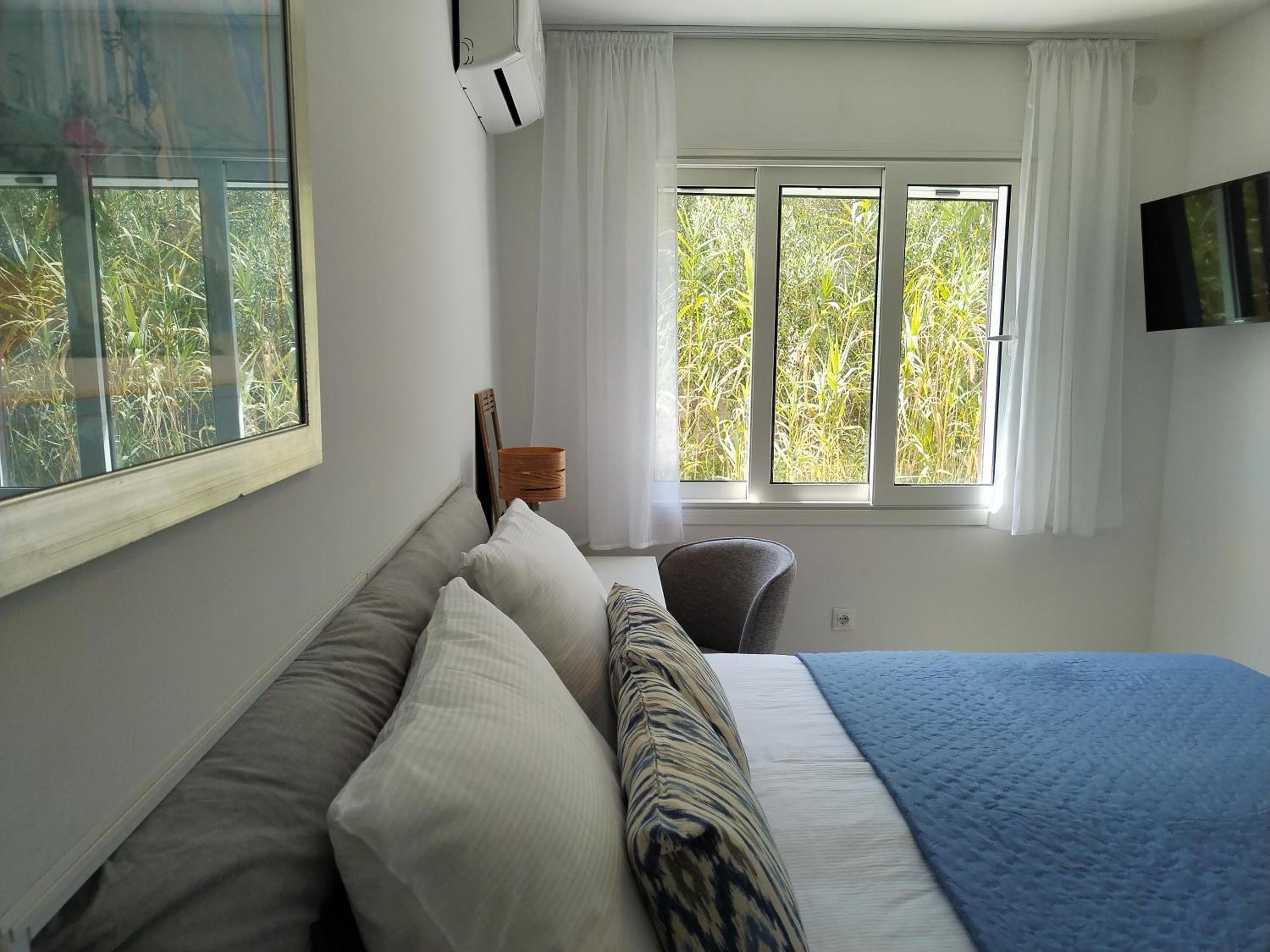 Beachfront apartment Suncana