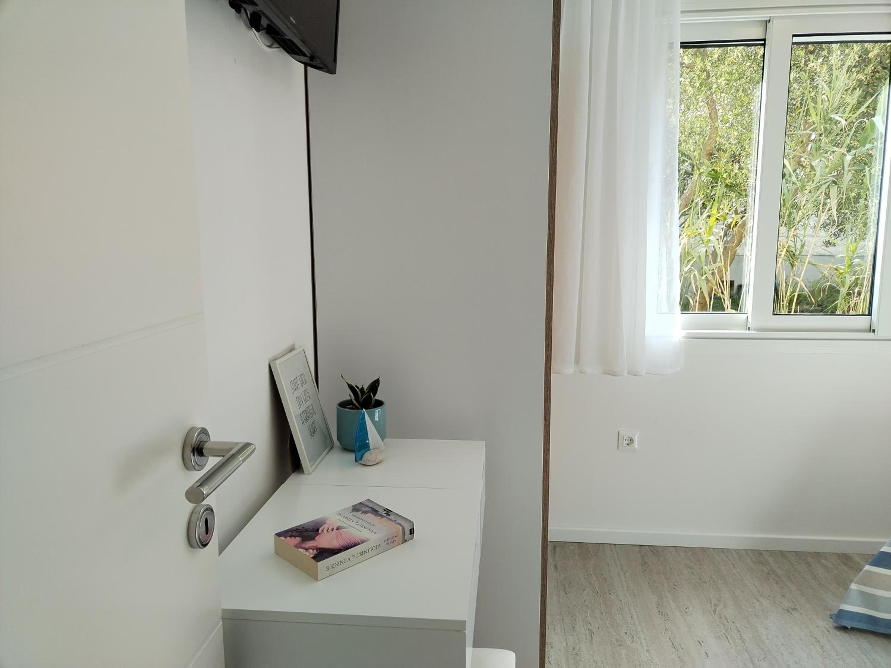 Beachfront apartment Suncana