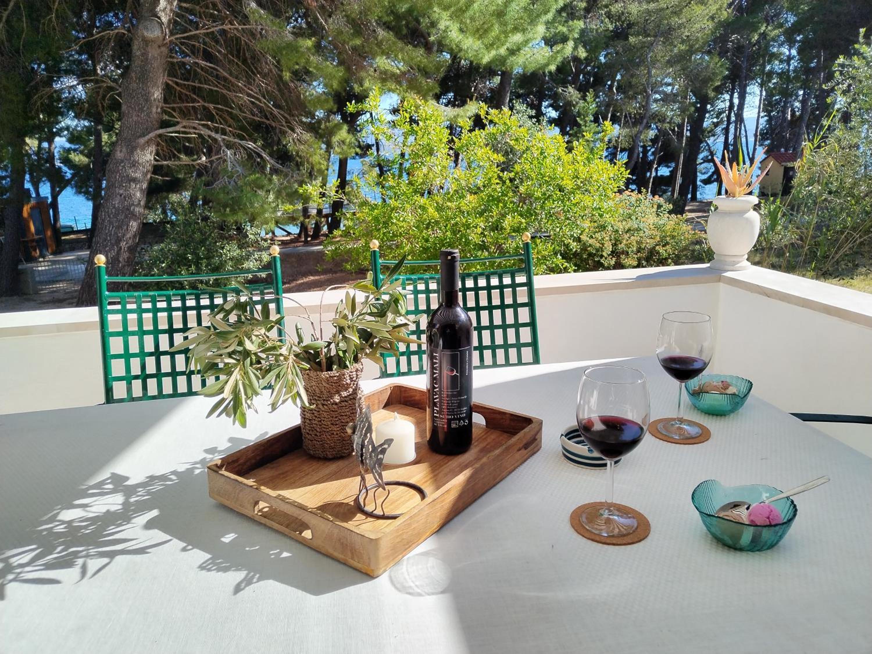 Beachfront apartment Suncana