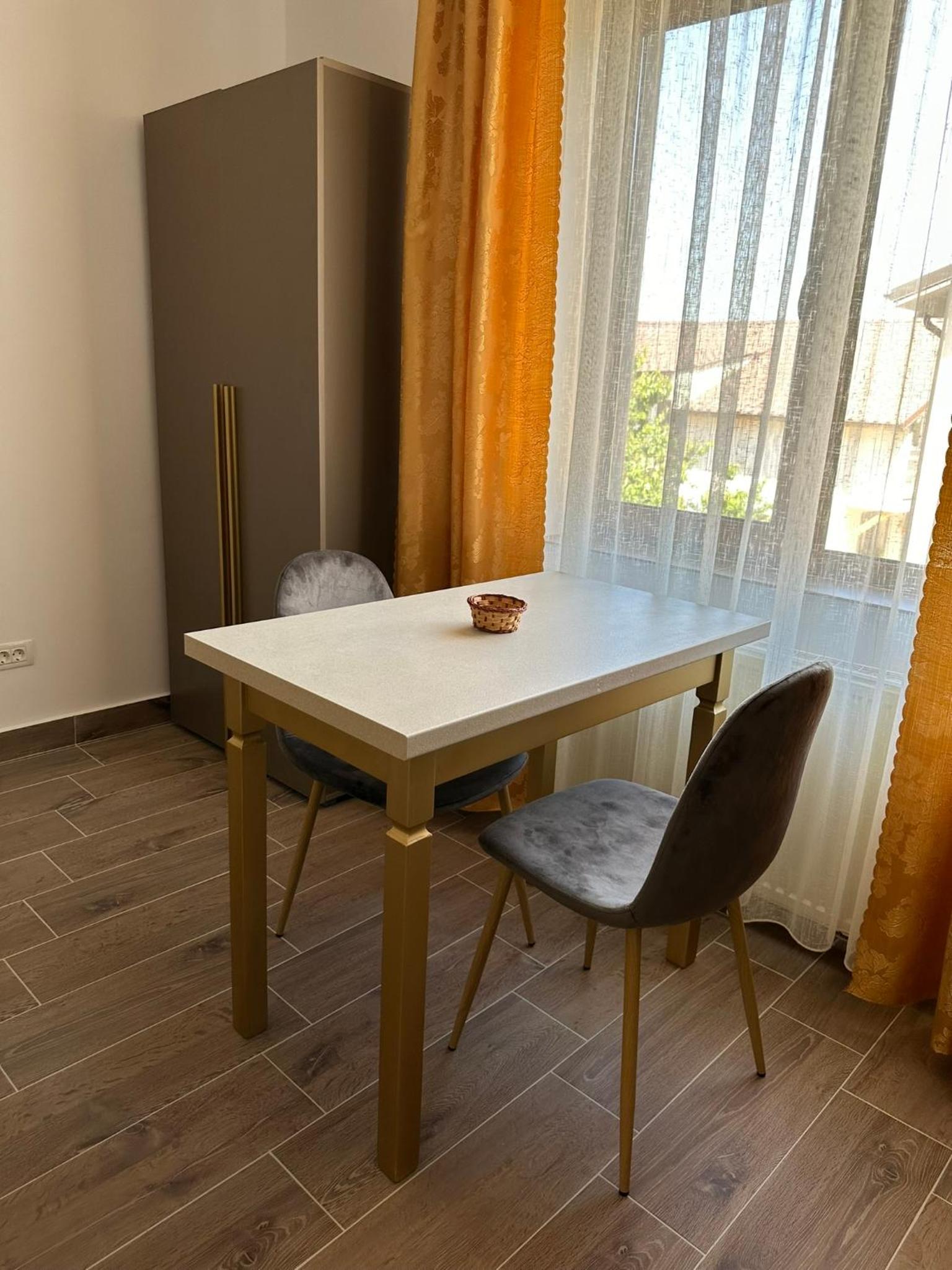 Serenity Apartments and Studios