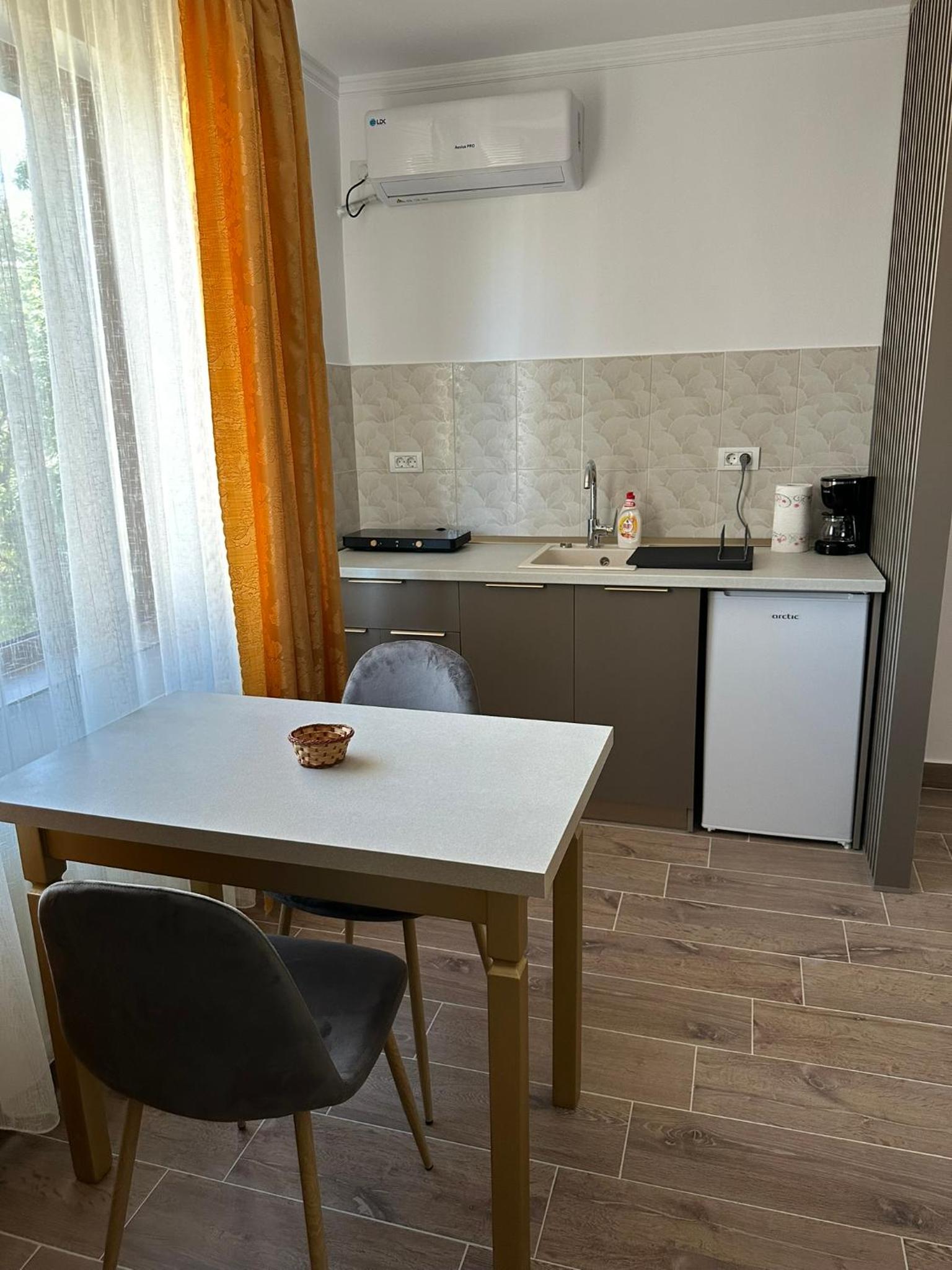 Serenity Apartments and Studios