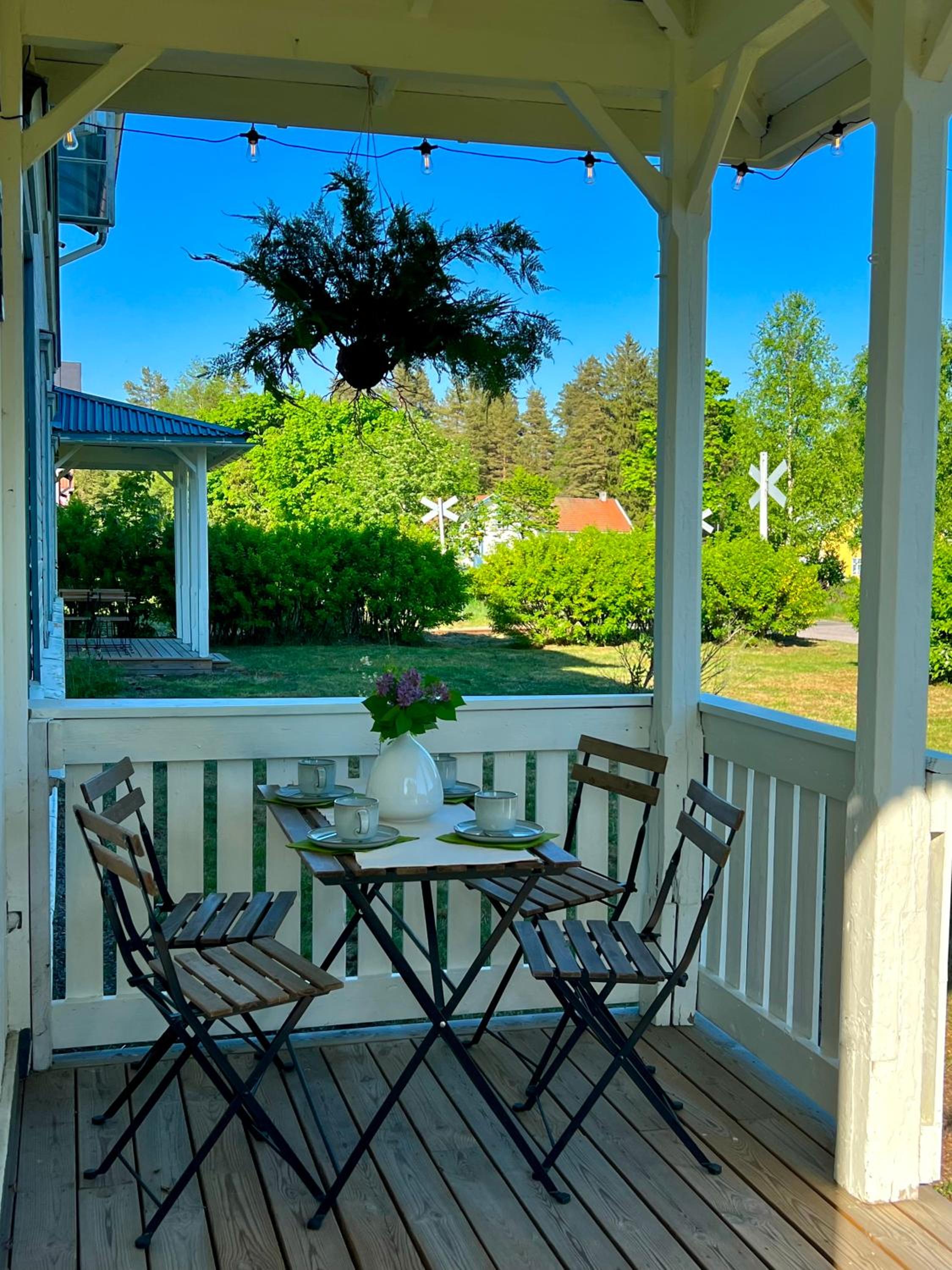 Cozy apartment in Jädraås nestled near the lake just 10 minutes from Kungsberget view 2