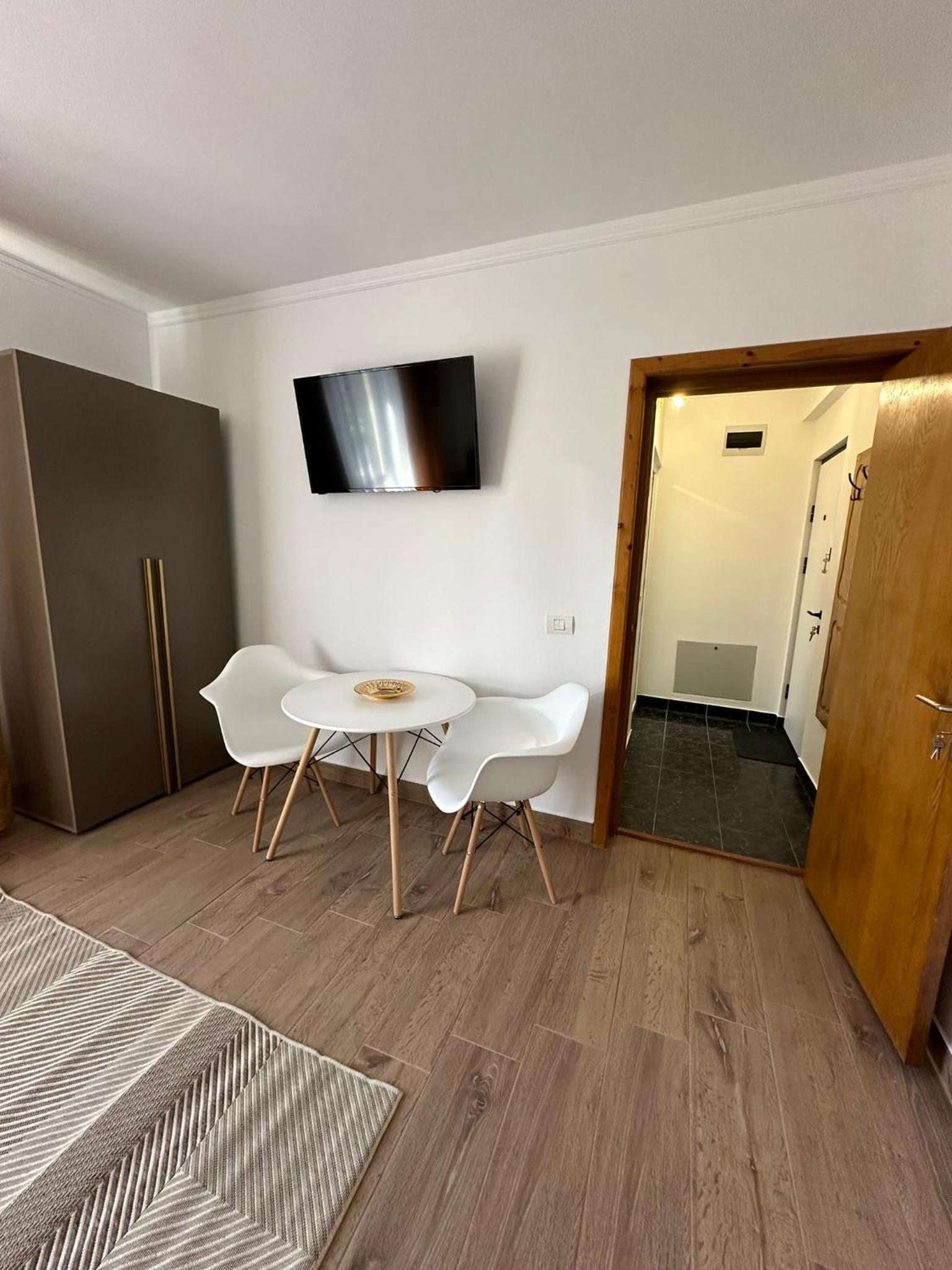 Serenity Apartments and Studios